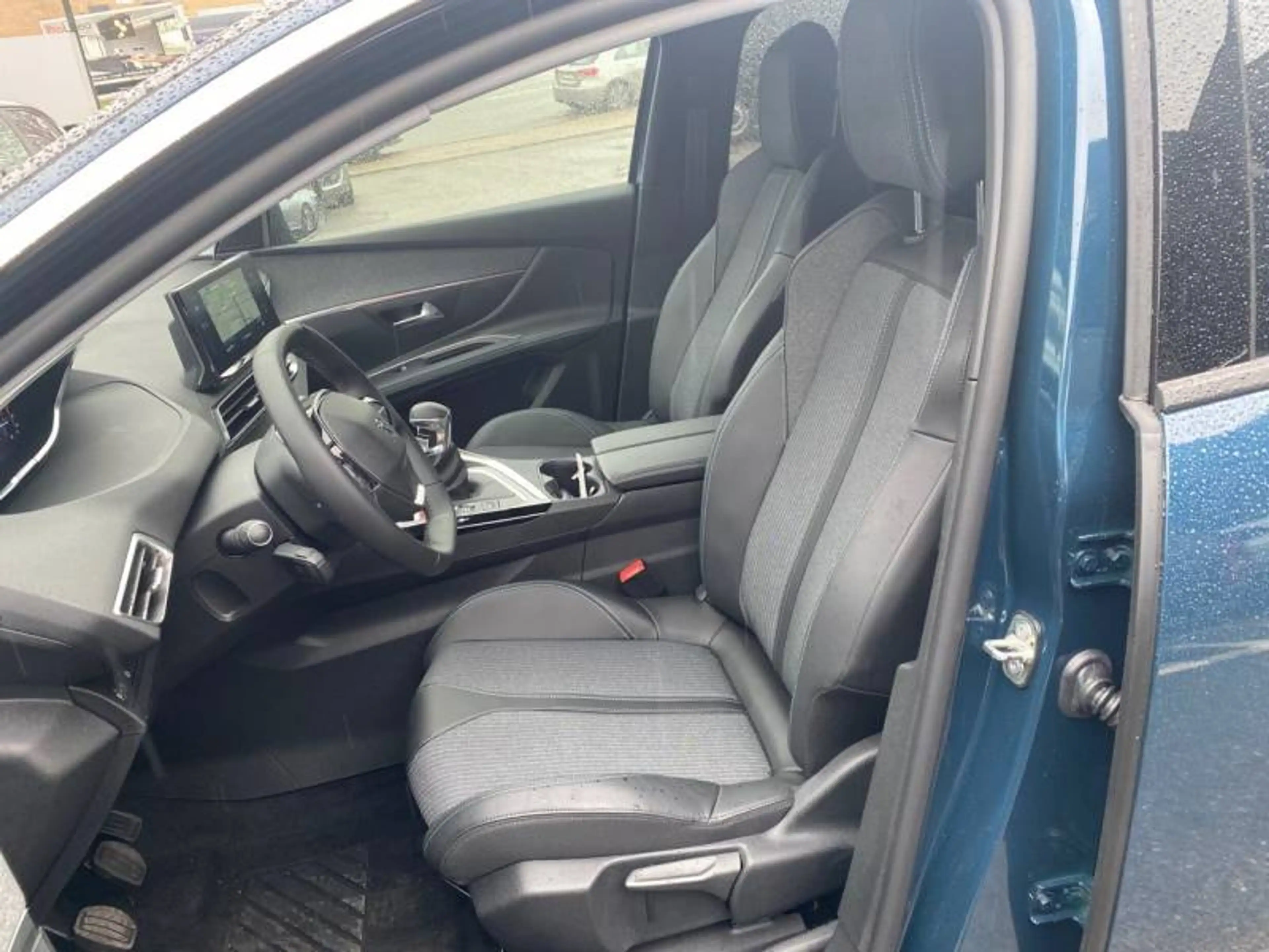 Peugeot 5008 2 1.5 BlueHDi 96kW S&S Allure Pack — photo 9