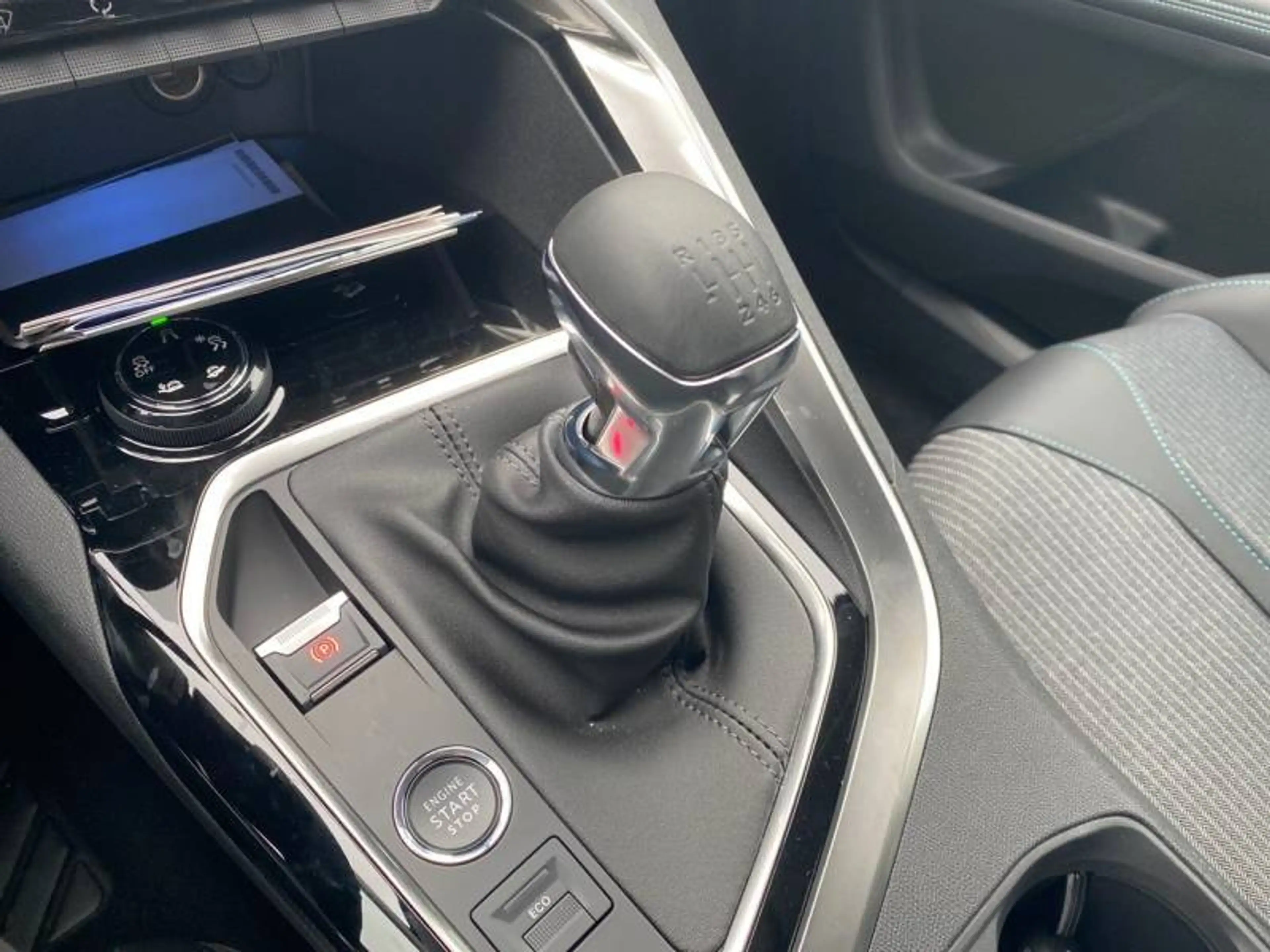Peugeot 5008 2 1.5 BlueHDi 96kW S&S Allure Pack — photo 14