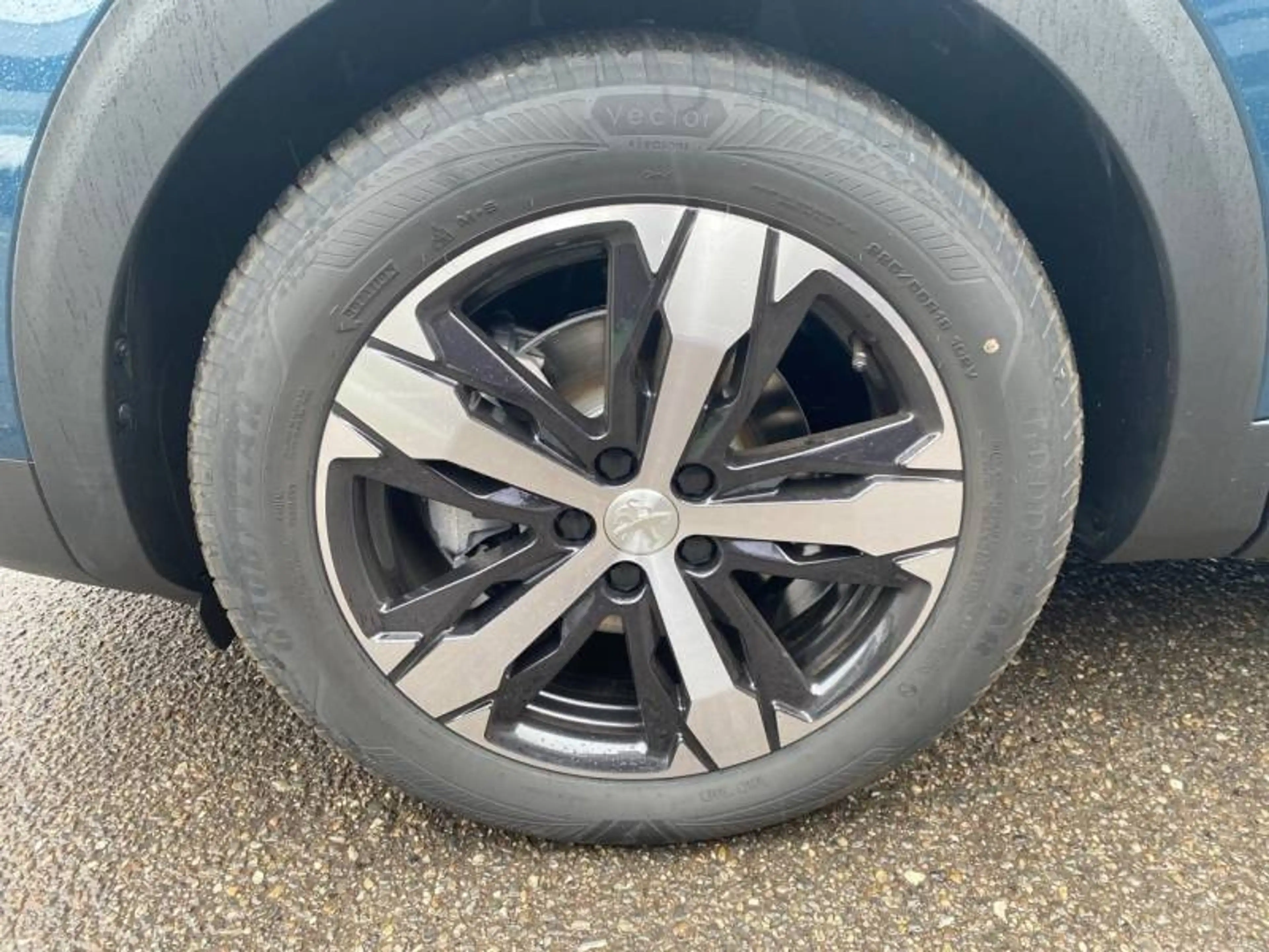 Peugeot 5008 2 1.5 BlueHDi 96kW S&S Allure Pack — photo 11