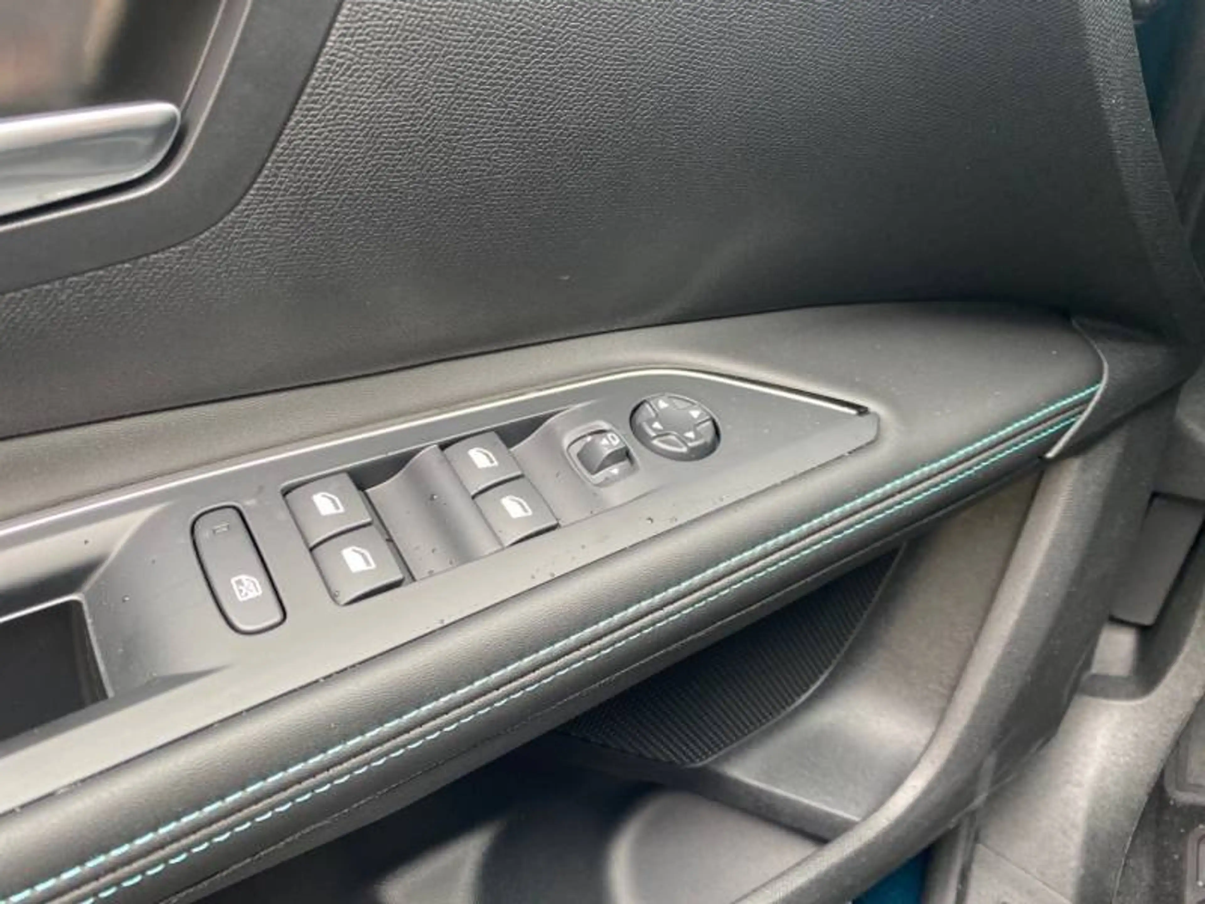 Peugeot 5008 2 1.5 BlueHDi 96kW S&S Allure Pack — photo 12