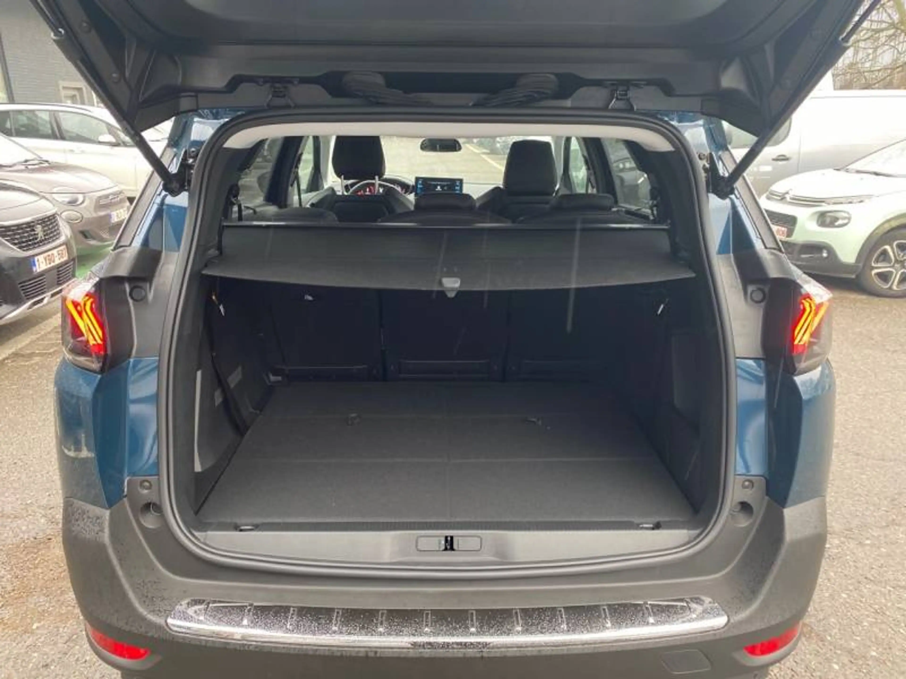 Peugeot 5008 2 1.5 BlueHDi 96kW S&S Allure Pack — photo 6