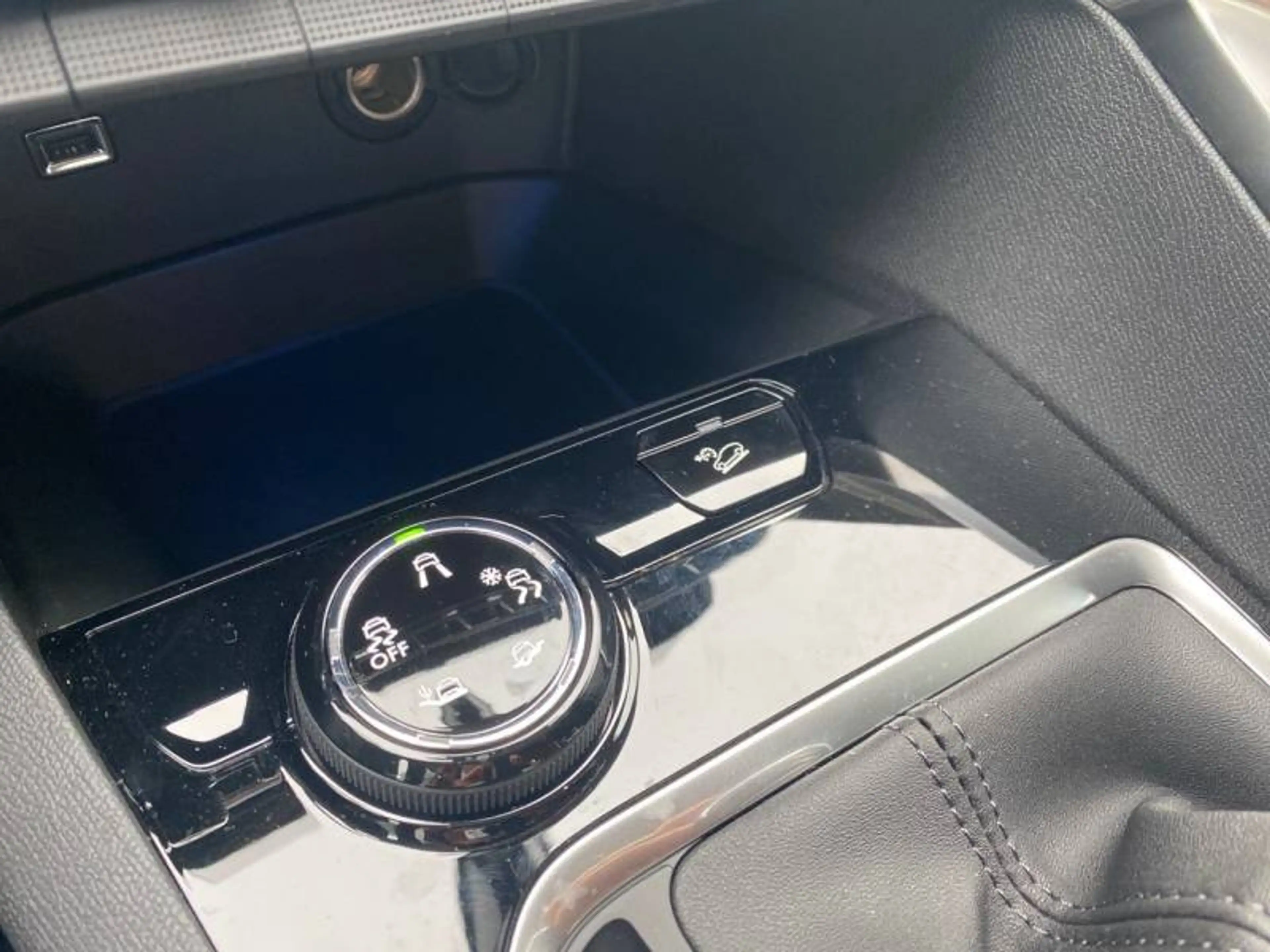 Peugeot 5008 2 1.5 BlueHDi 96kW S&S Allure Pack — photo 18