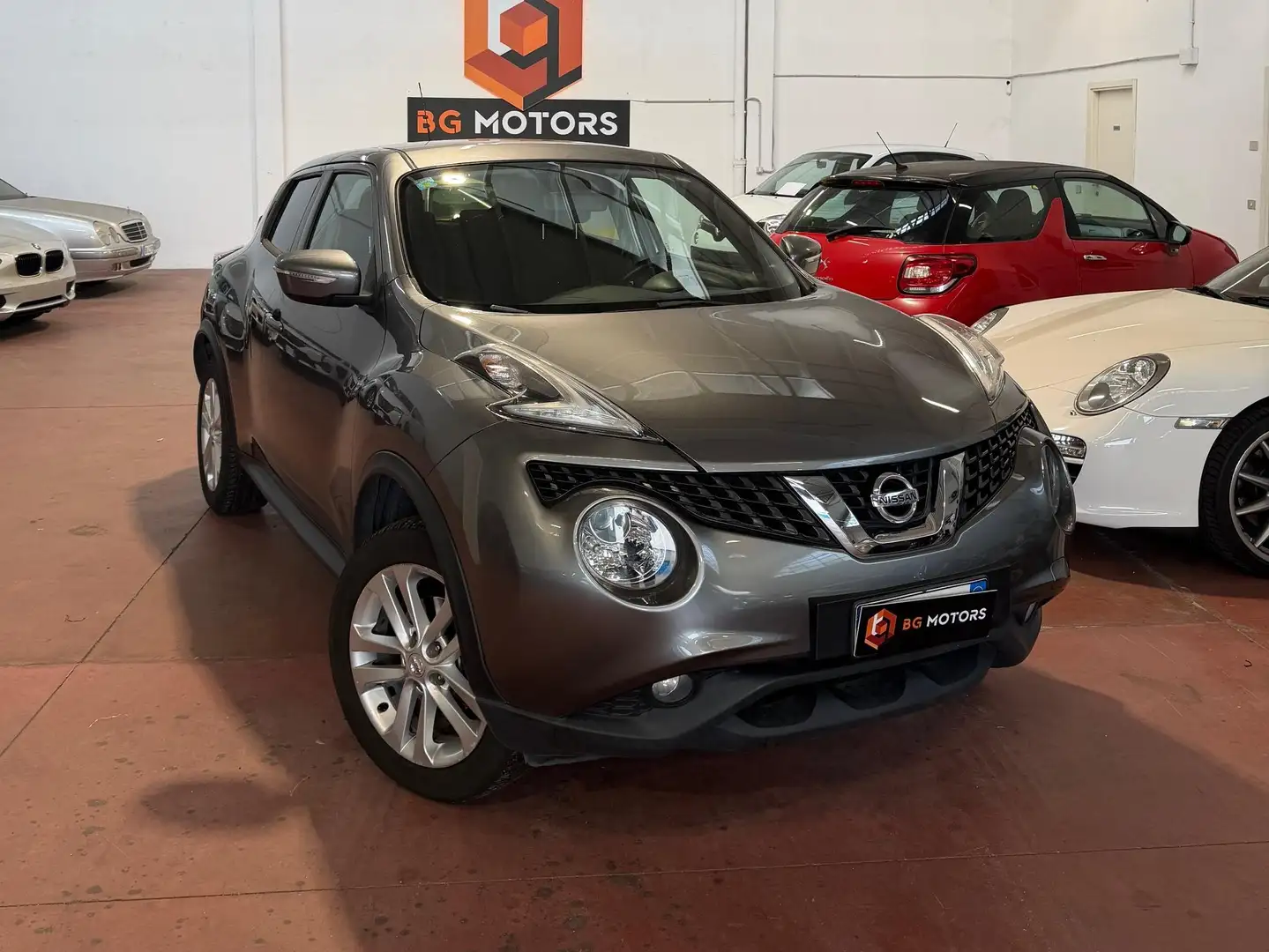 Nissan Juke Juke I 2015 1.6 Acenta Gpl 115cv E6 Grau - 2