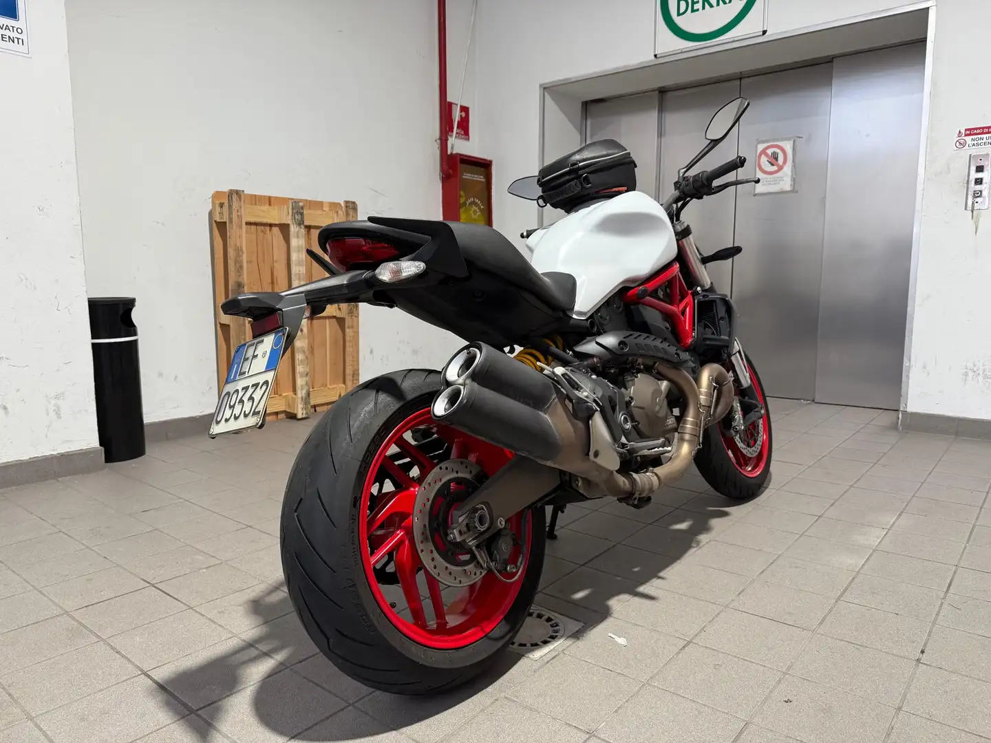 Ducati Monster 821 - 2