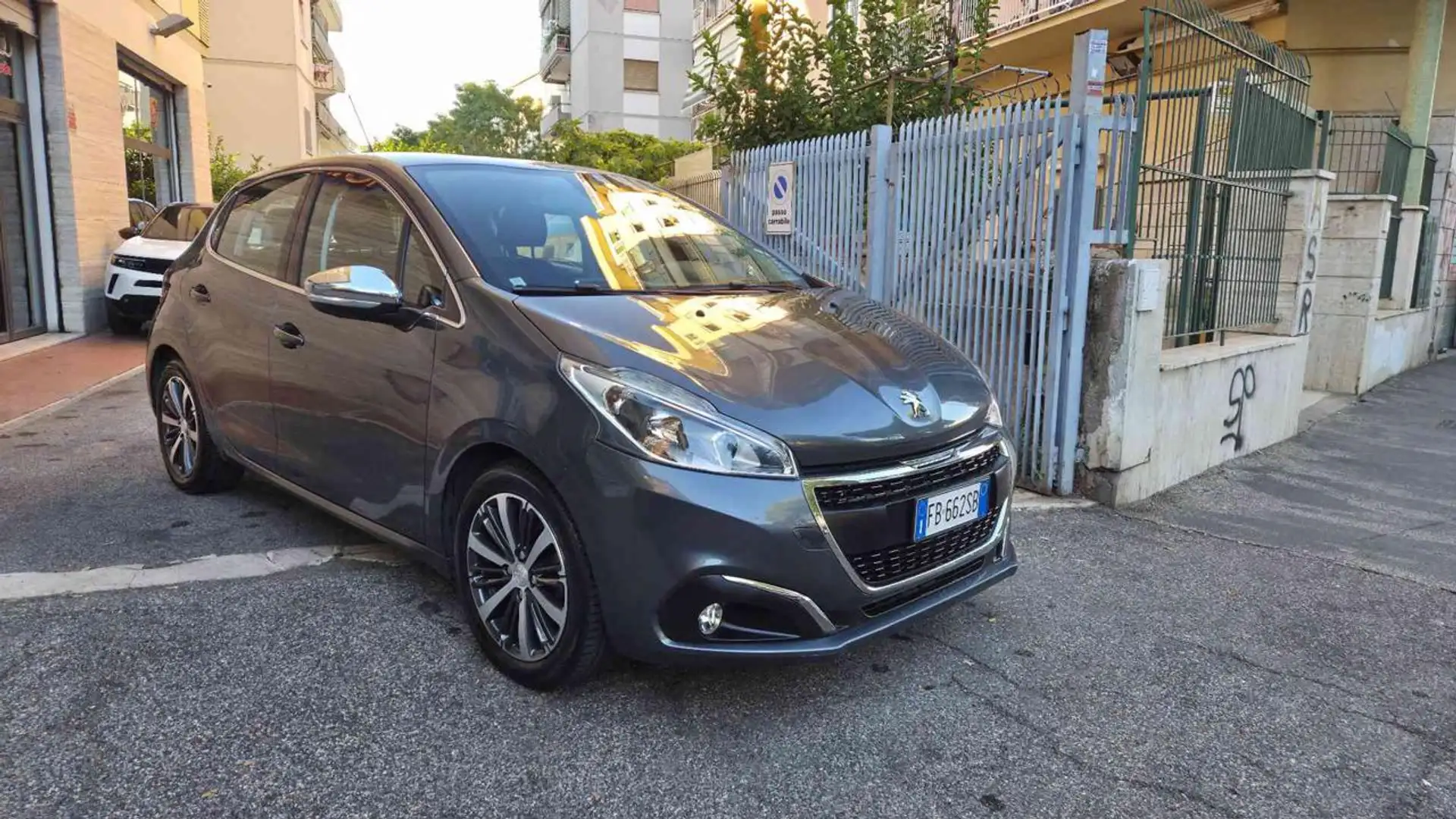 Peugeot 208 1° serie BlueHDi 100 5 porte Allure Grigio - 2