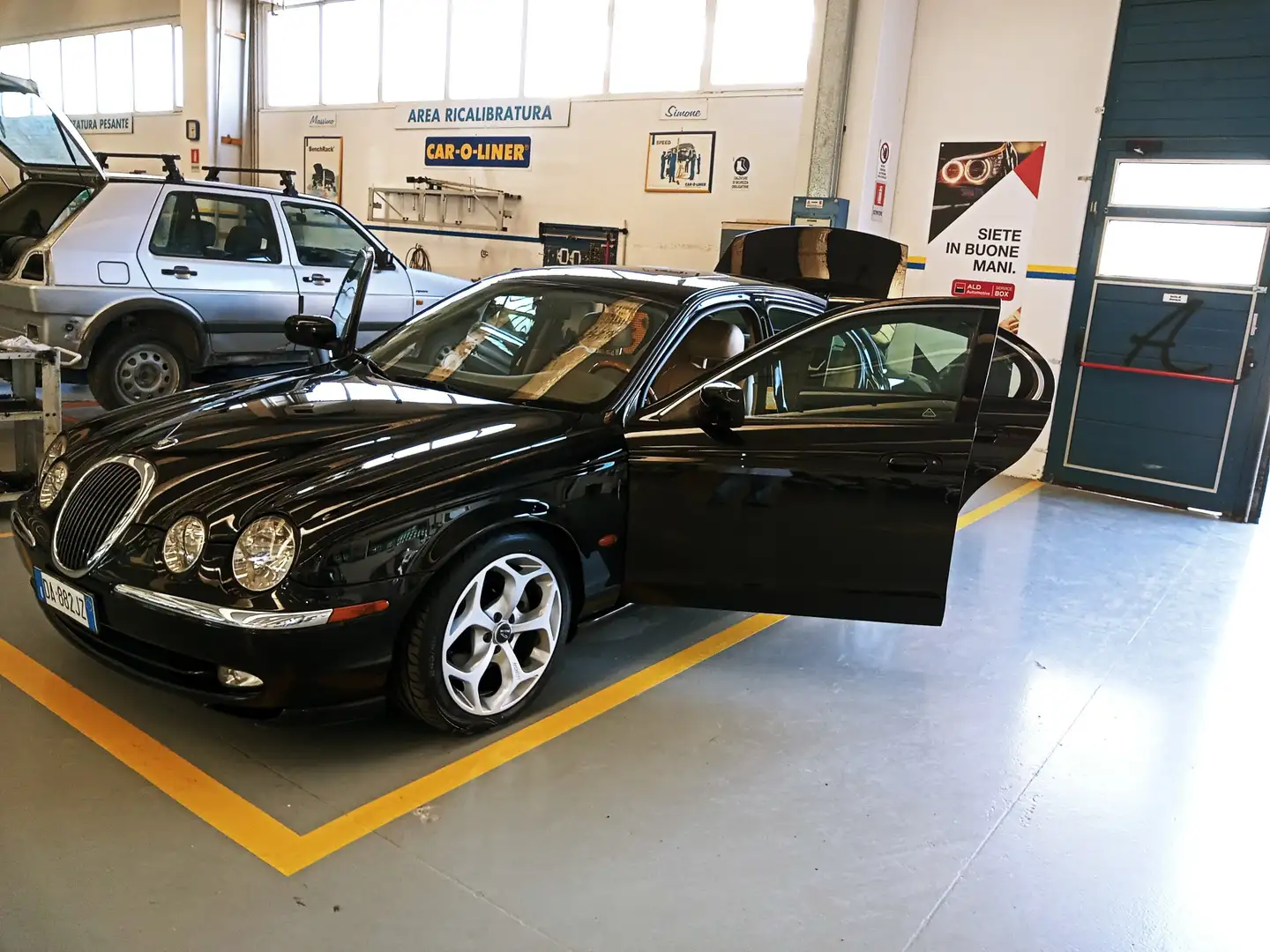 Jaguar S-Type 4.0 V8 Black - 1