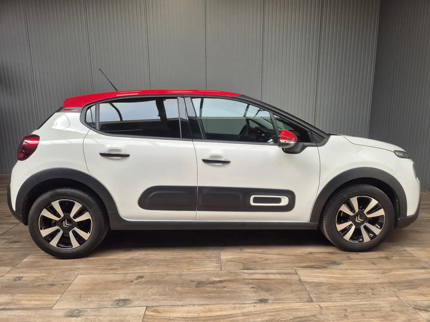 Citroen C3 1.2PureTech 110pk Shine automaat Blanc - 1