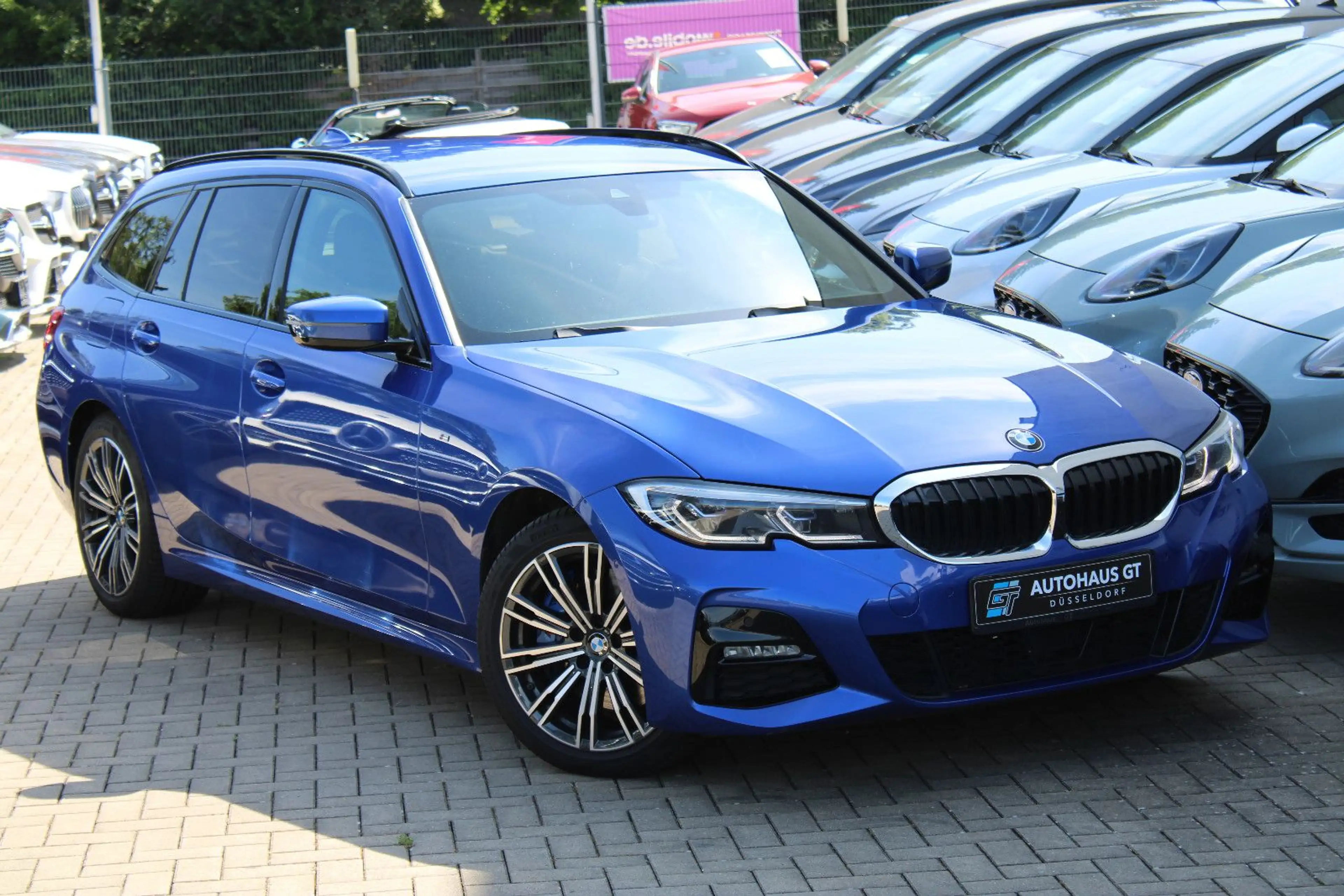 BMW 330 d xDrive Touring/M-Paket/HuD/ACC/Navi/Klima — photo 3