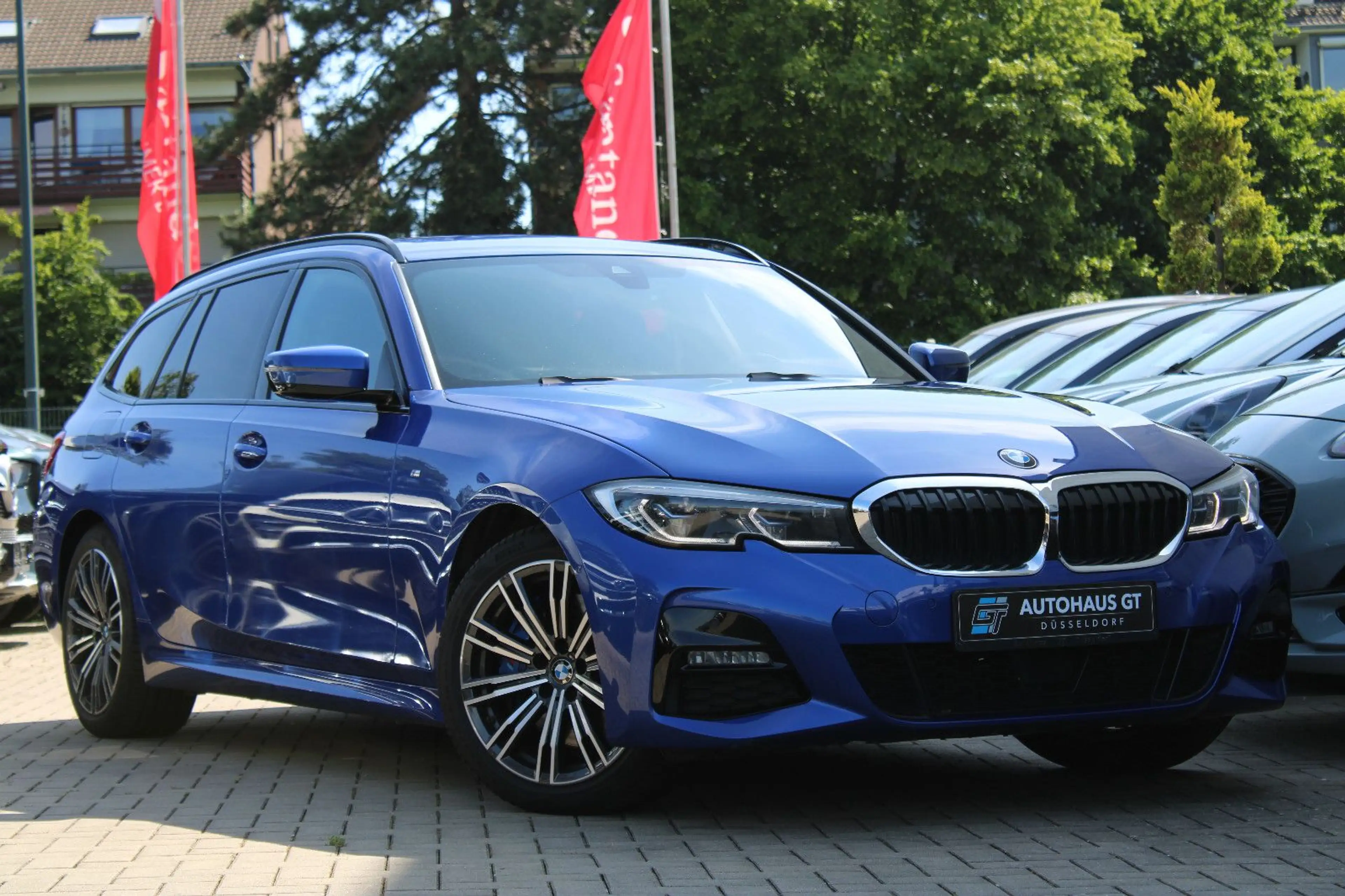 BMW 330 d xDrive Touring/M-Paket/HuD/ACC/Navi/Klima