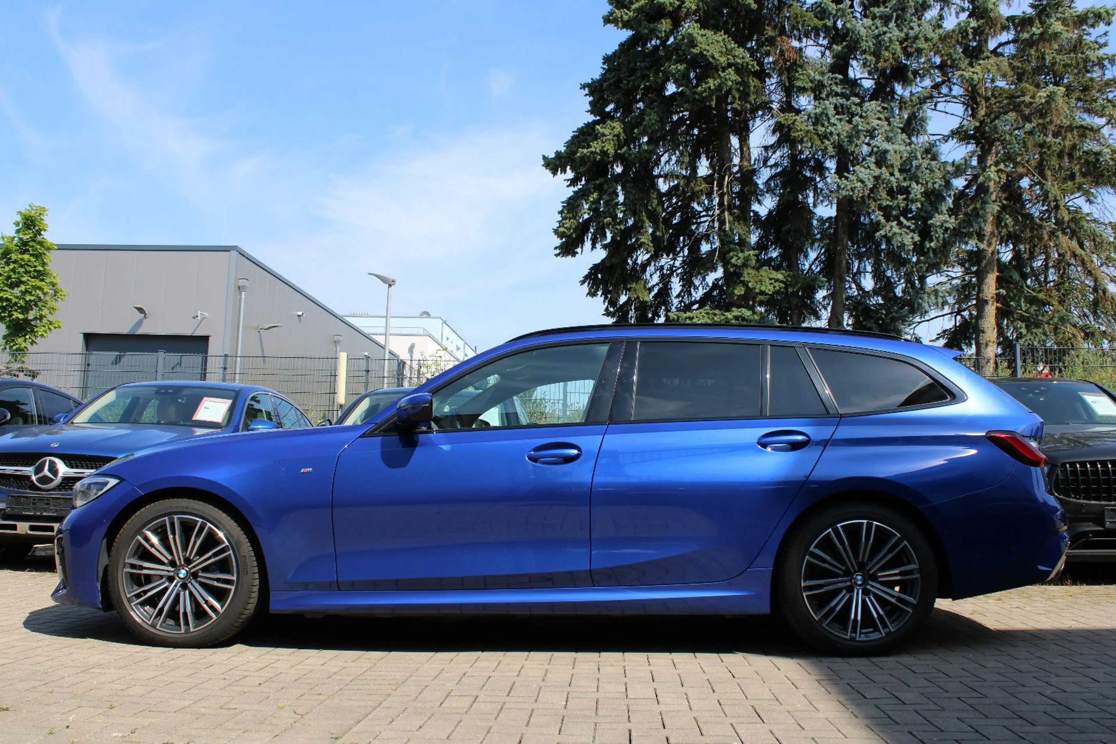 BMW 330 d xDrive Touring/M-Paket/HuD/ACC/Navi/Klima — photo 10