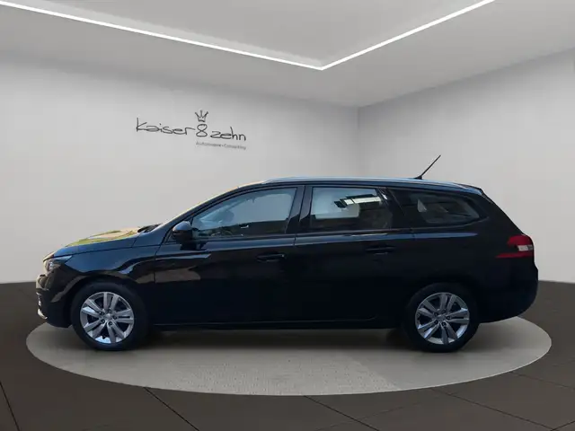 Peugeot 308 view 2