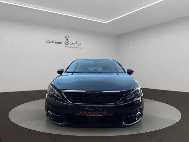 Peugeot 308 view 4
