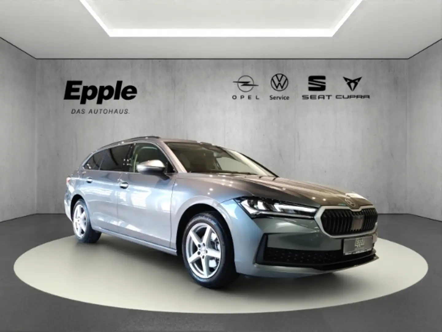 Skoda Superb Combi Essence 2.0 TDI Navi Klimaut LED PDC uvm Grau - 1