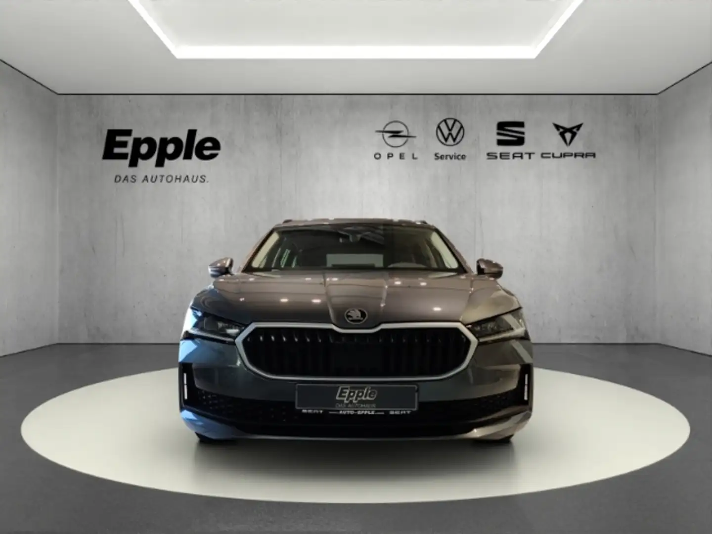 Skoda Superb Combi Essence 2.0 TDI Navi Klimaut LED PDC uvm Grau - 2