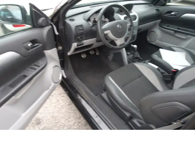Opel Tigra view 8