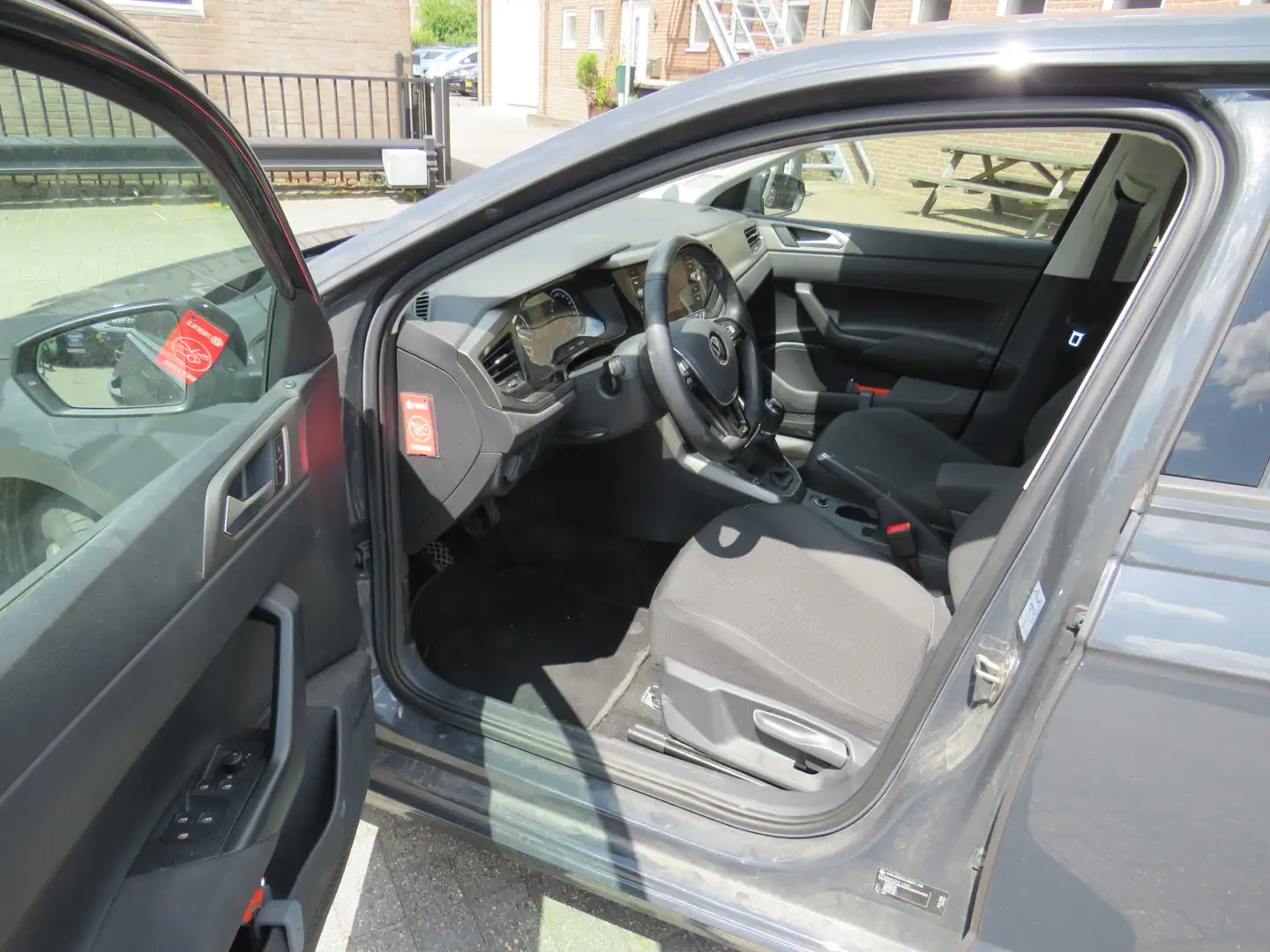 Volkswagen Polo 1.0 TSI 95Pk Comfortline Business * Rijklaarprijs Grijs - 2