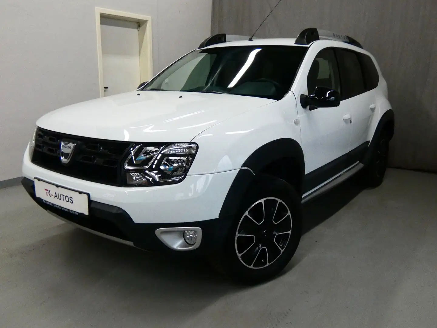 Dacia Duster 1.2 Black Shadow, Navi,Tempo,AHK,Kamera Weiß - 1