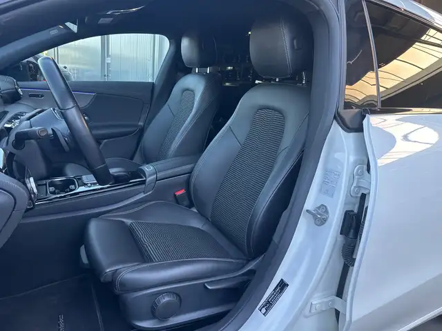 Mercedes-Benz Cla view 12