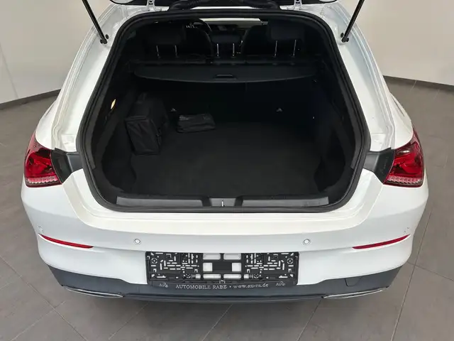 Mercedes-Benz Cla view 8
