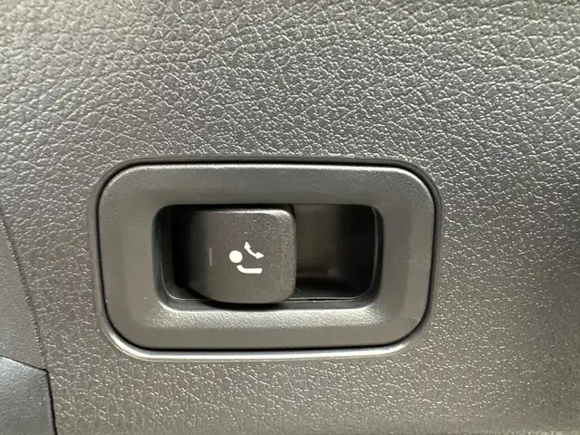 Mercedes-Benz Cla view 9