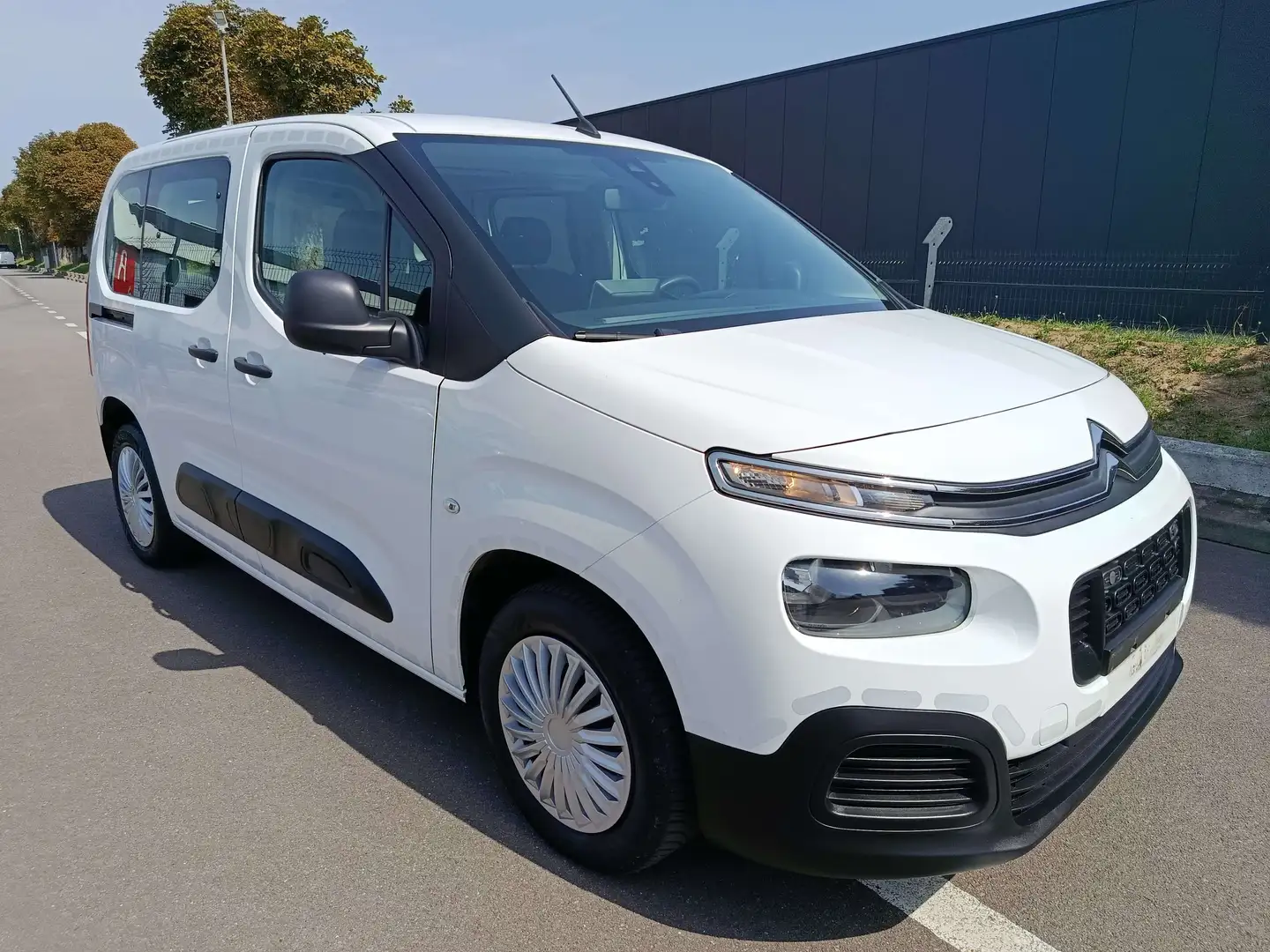 Citroen Berlingo Berlingo 1.2 Essence 5places Airco navi TVA Incl. Blanc - 2
