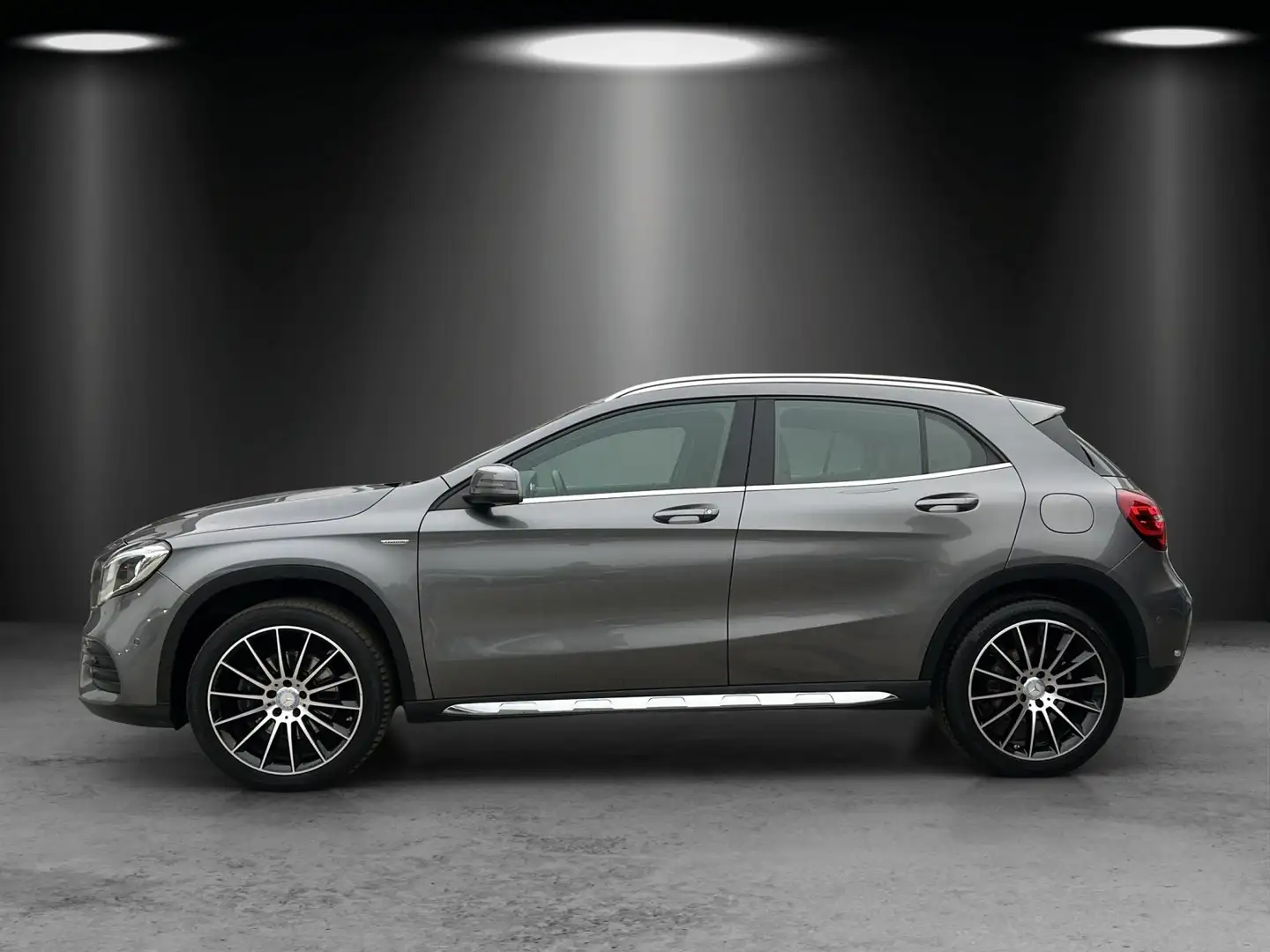 Mercedes-Benz GLA 250 AMG Line 7G-DCT/KAMERA/LED/SHZ/GRA/ Grigio - 2