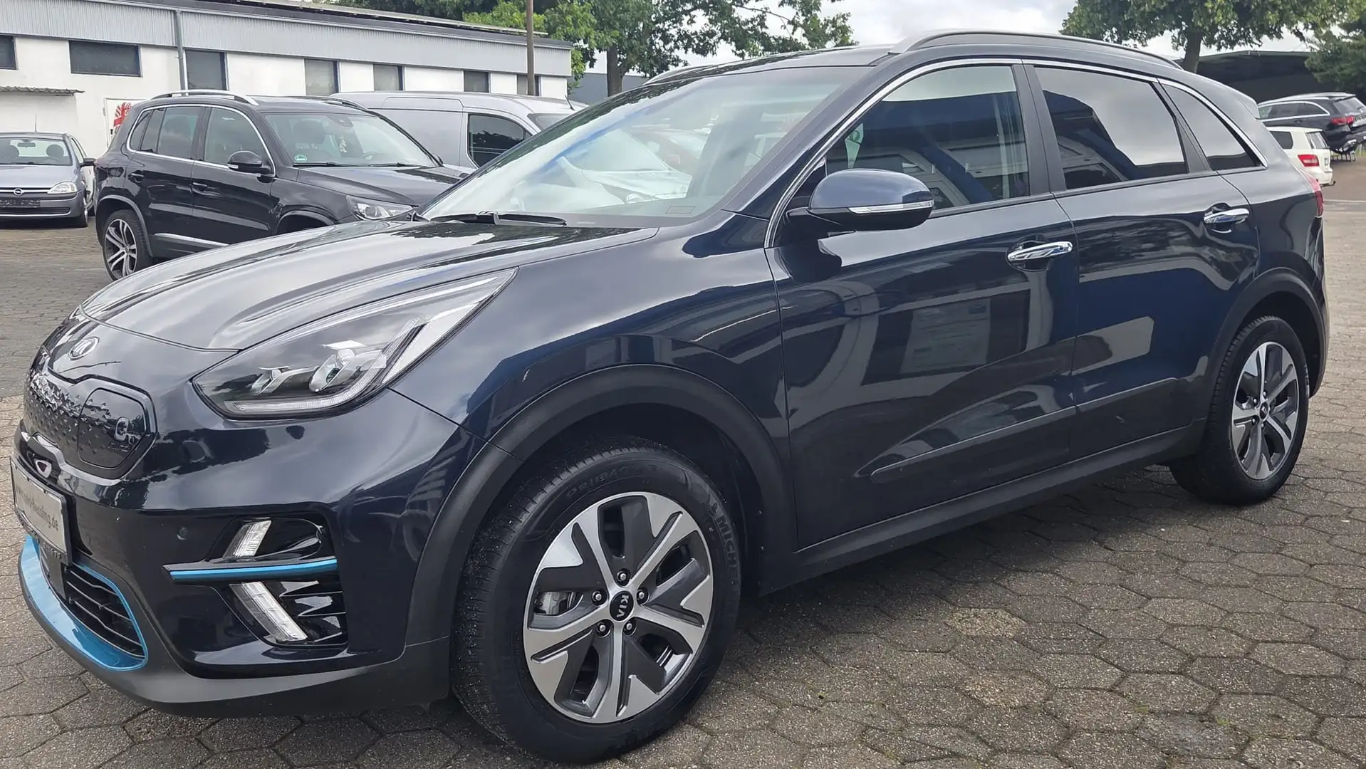 Kia Niro e-Niro Spirit 64 kWh On-Board-Lader AHK Grau - 2