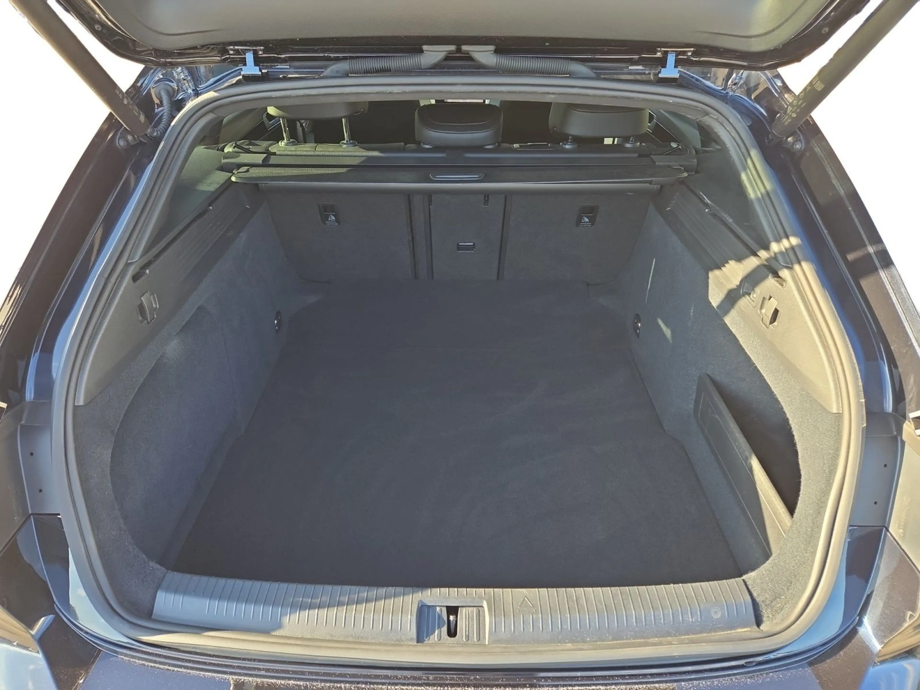 Volkswagen Arteon Arteon Shootingbrake R-Line 2.0 l TDI DSG, LEDER — photo 14