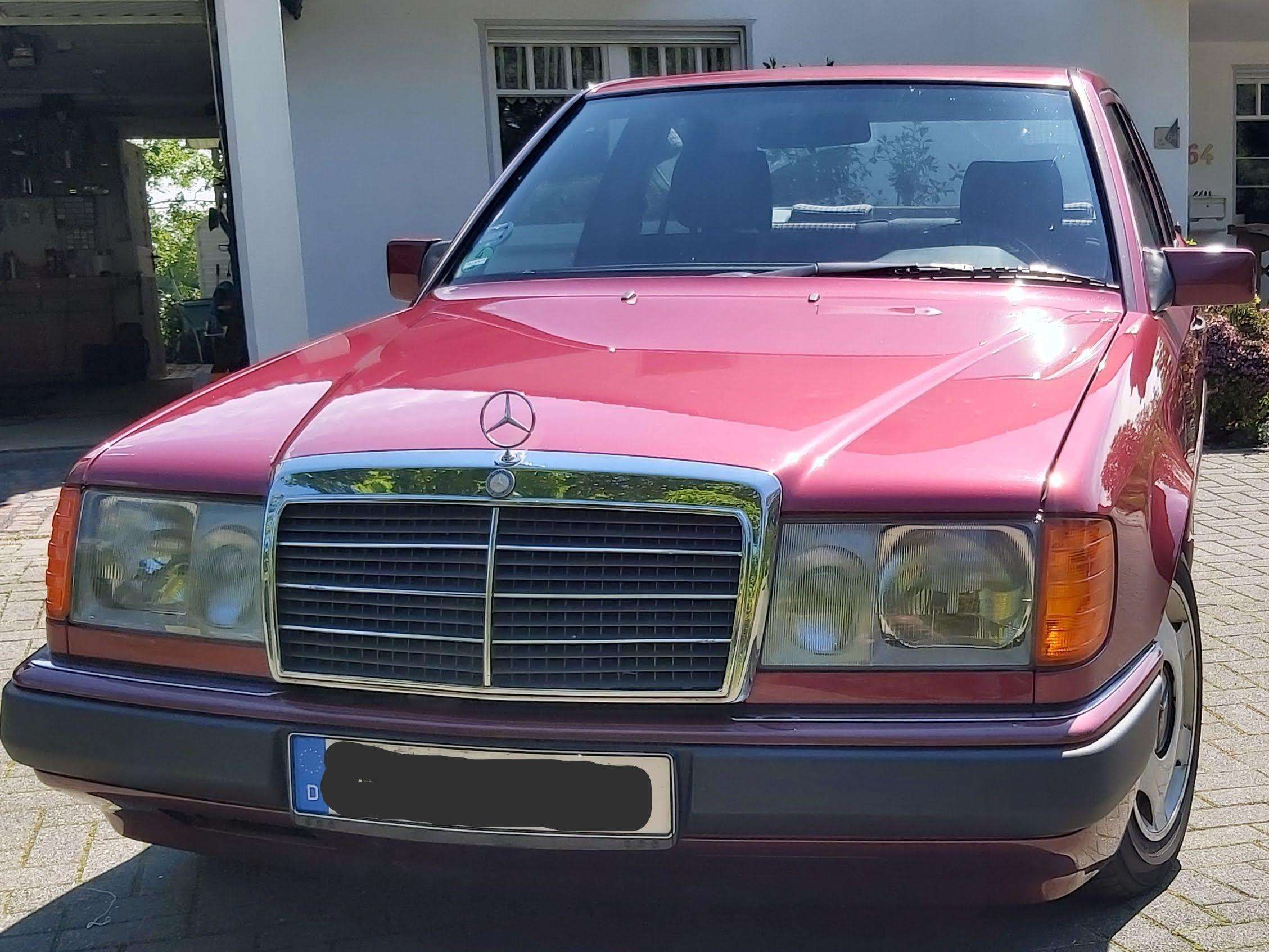 Second hand Mercedes Benz E-Class 220