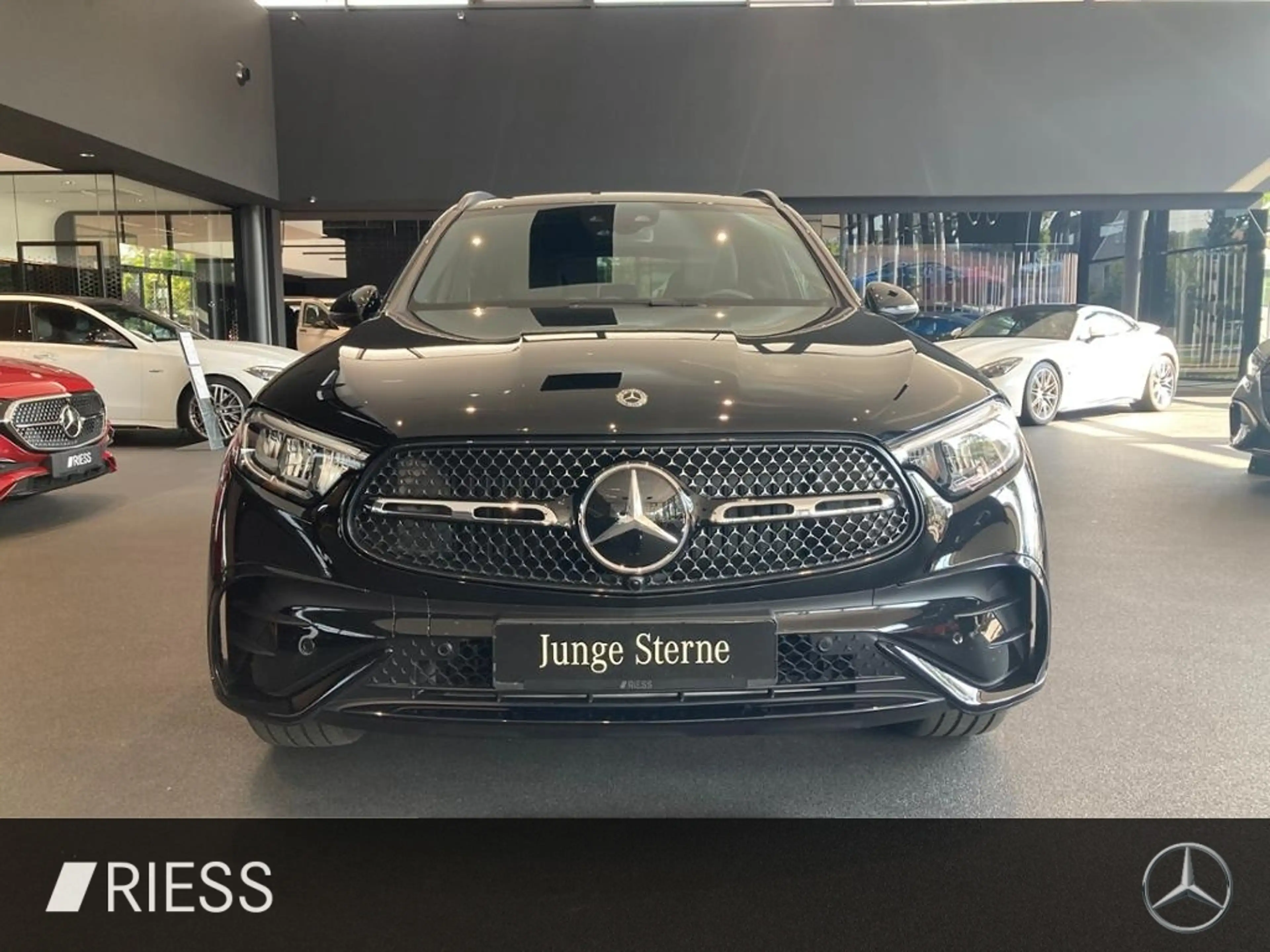 Mercedes-Benz GLC 220 d 4M ACC AHK AUT Kam. KeyLess KlimaA LED — photo 3