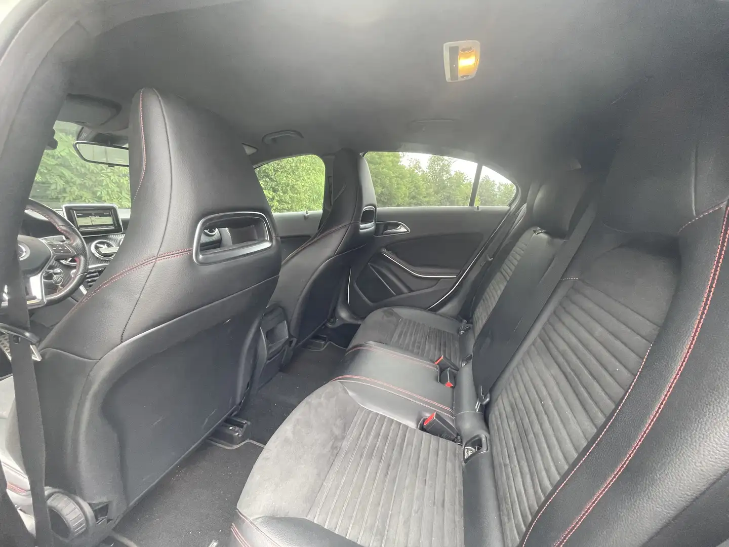 Mercedes-Benz A 180 AMG LINE - 2