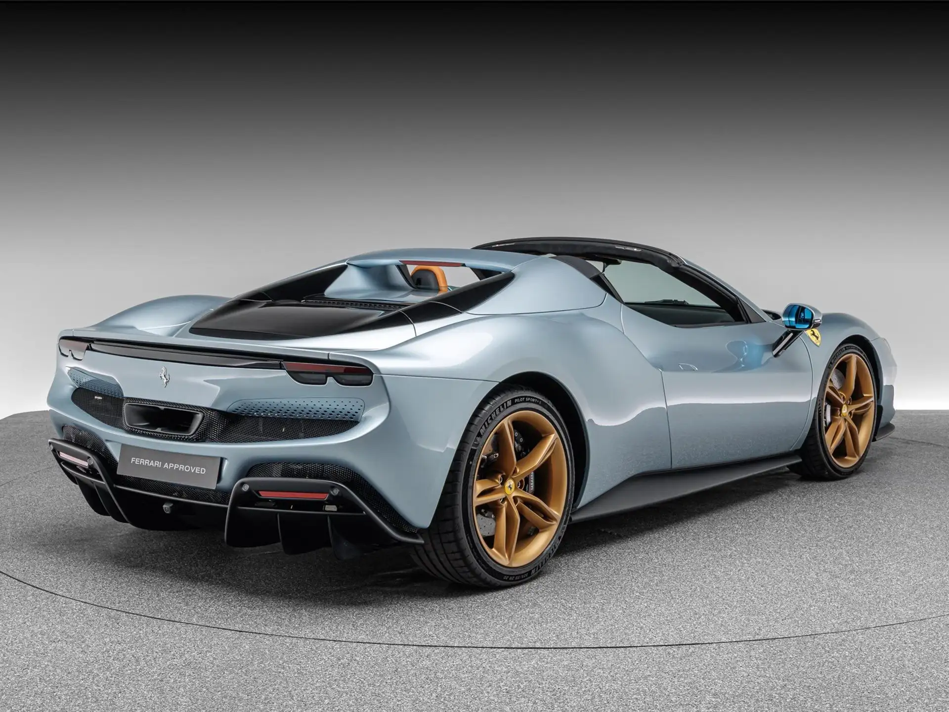 페라리 296 GTS 2024 회색 사진 6