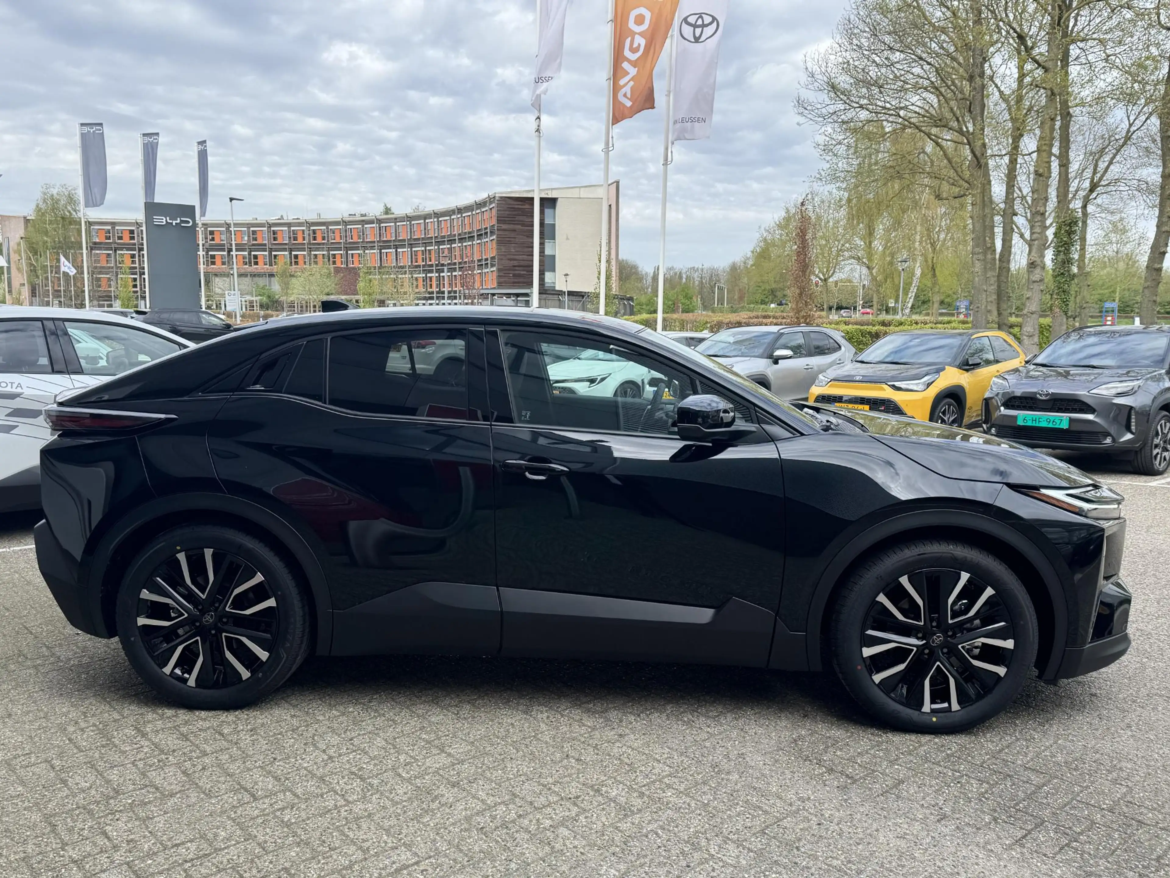 Toyota C-HR+ FIRST EDITION 77KWH NIEUW DIRECT LEVERBAAR! STOEL/ — photo 4