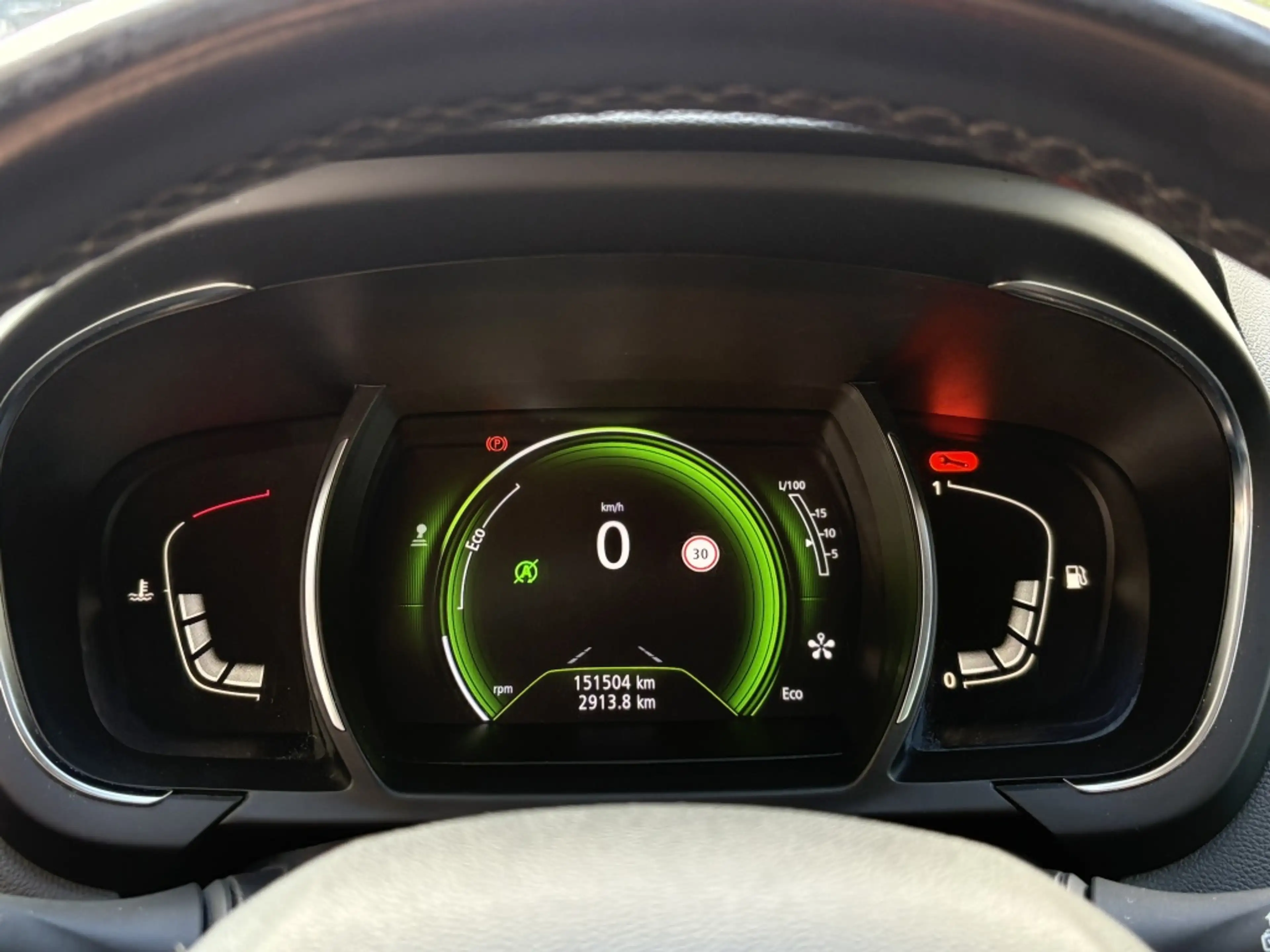Renault Grand Scenic 1.2 TCe Zen 7p. Navi Clima Massage — photo 31