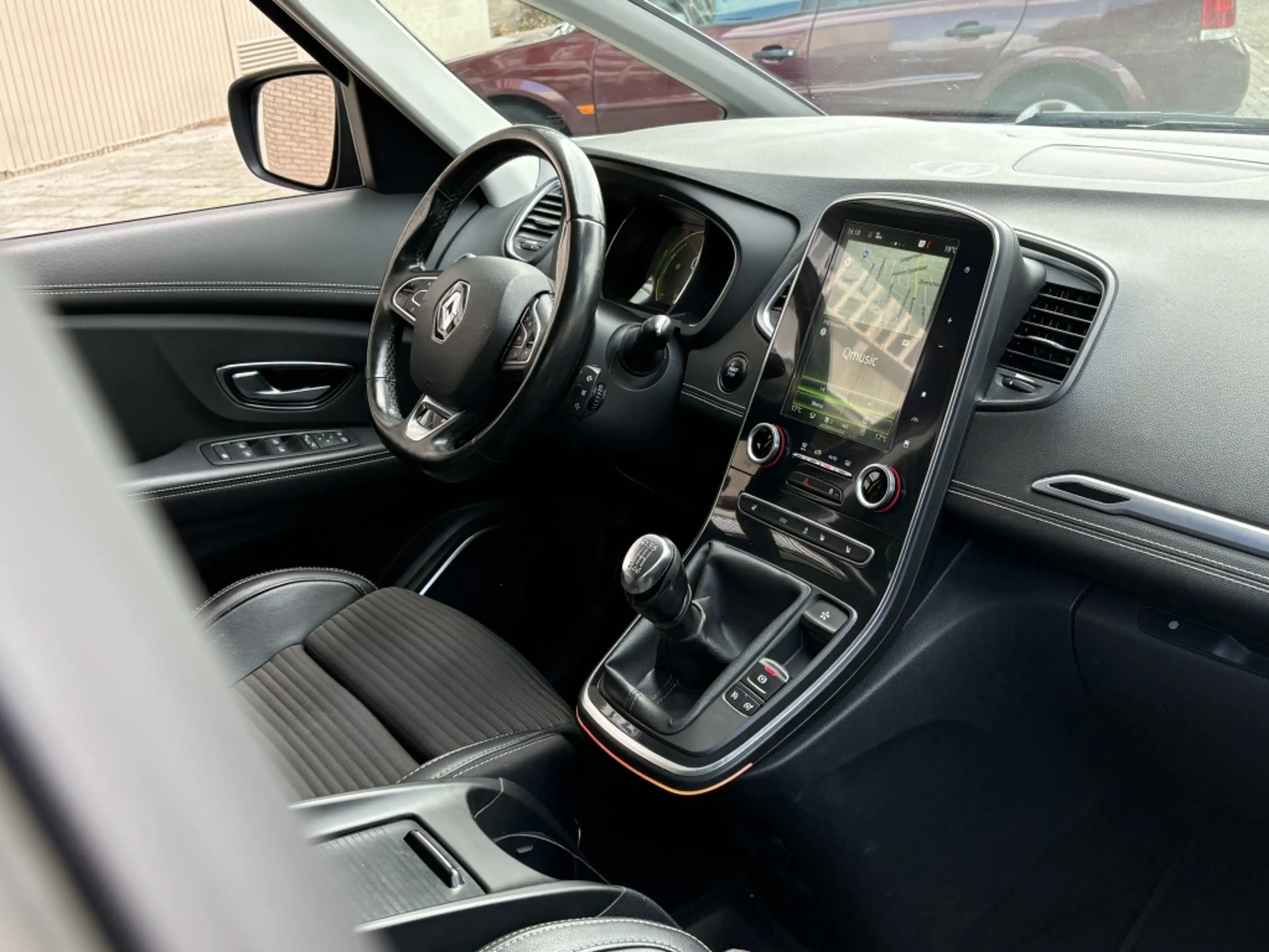 Renault Grand Scenic 1.2 TCe Zen 7p. Navi Clima Massage — photo 29