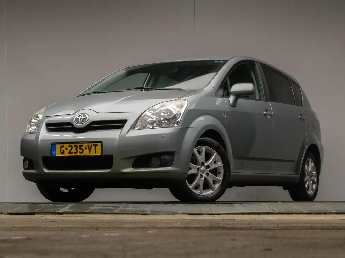 Toyota Verso 1.8 VVT-i Terra 7p. Sport (ELECTRISCH PAKKET,NAVI, Grau - 2