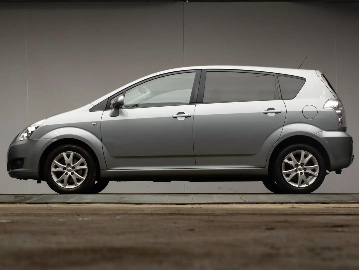 Toyota Verso 1.8 VVT-i Terra 7p. Sport (ELECTRISCH PAKKET,NAVI, Grigio - 1