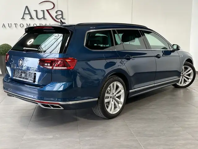 Volkswagen Passat view 4