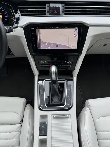 Volkswagen Passat view 12
