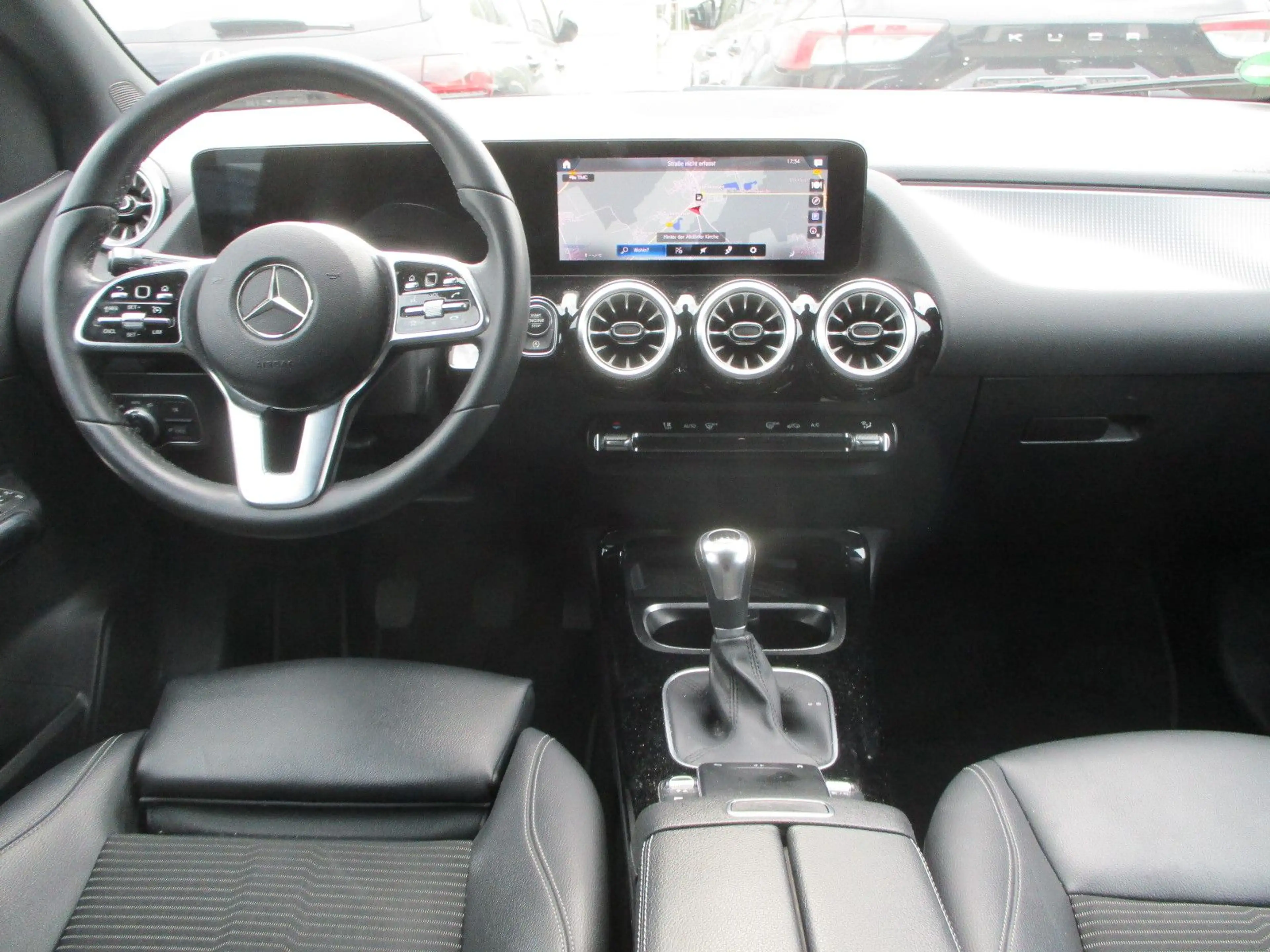 Mercedes-Benz B 180 d NAVI LEDER KAMER SPUR TEMP SITZH LED PDC — photo 3