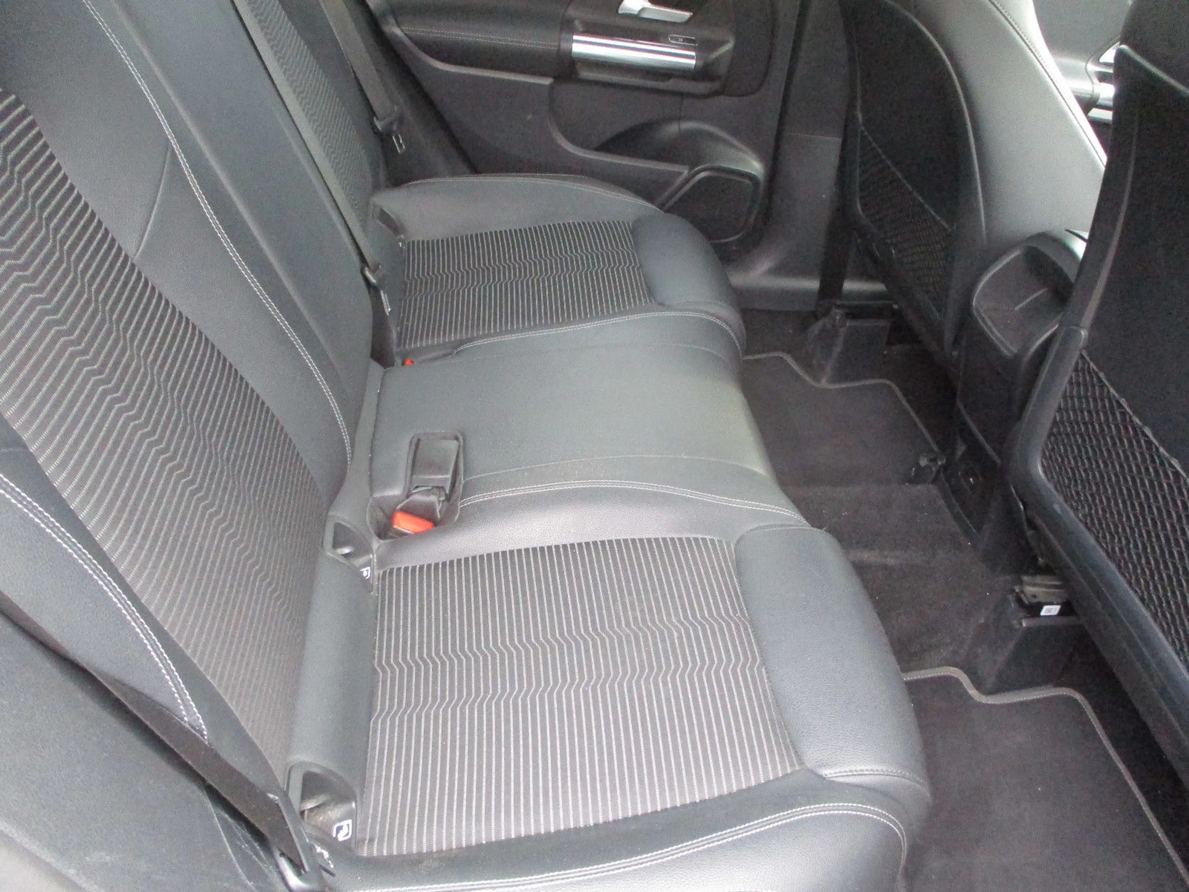 Mercedes-Benz B 180 d NAVI LEDER KAMER SPUR TEMP SITZH LED PDC — photo 10