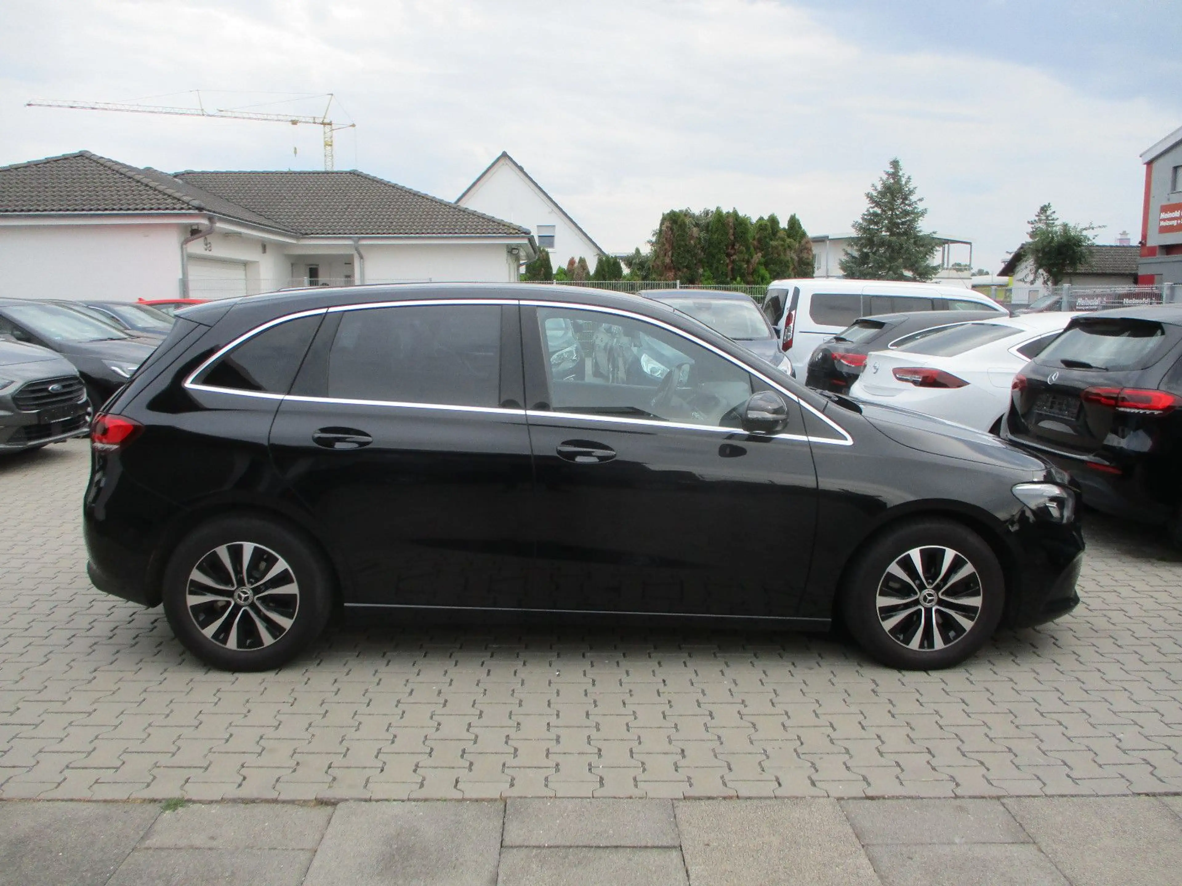 Mercedes-Benz B 180 d NAVI LEDER KAMER SPUR TEMP SITZH LED PDC — photo 5