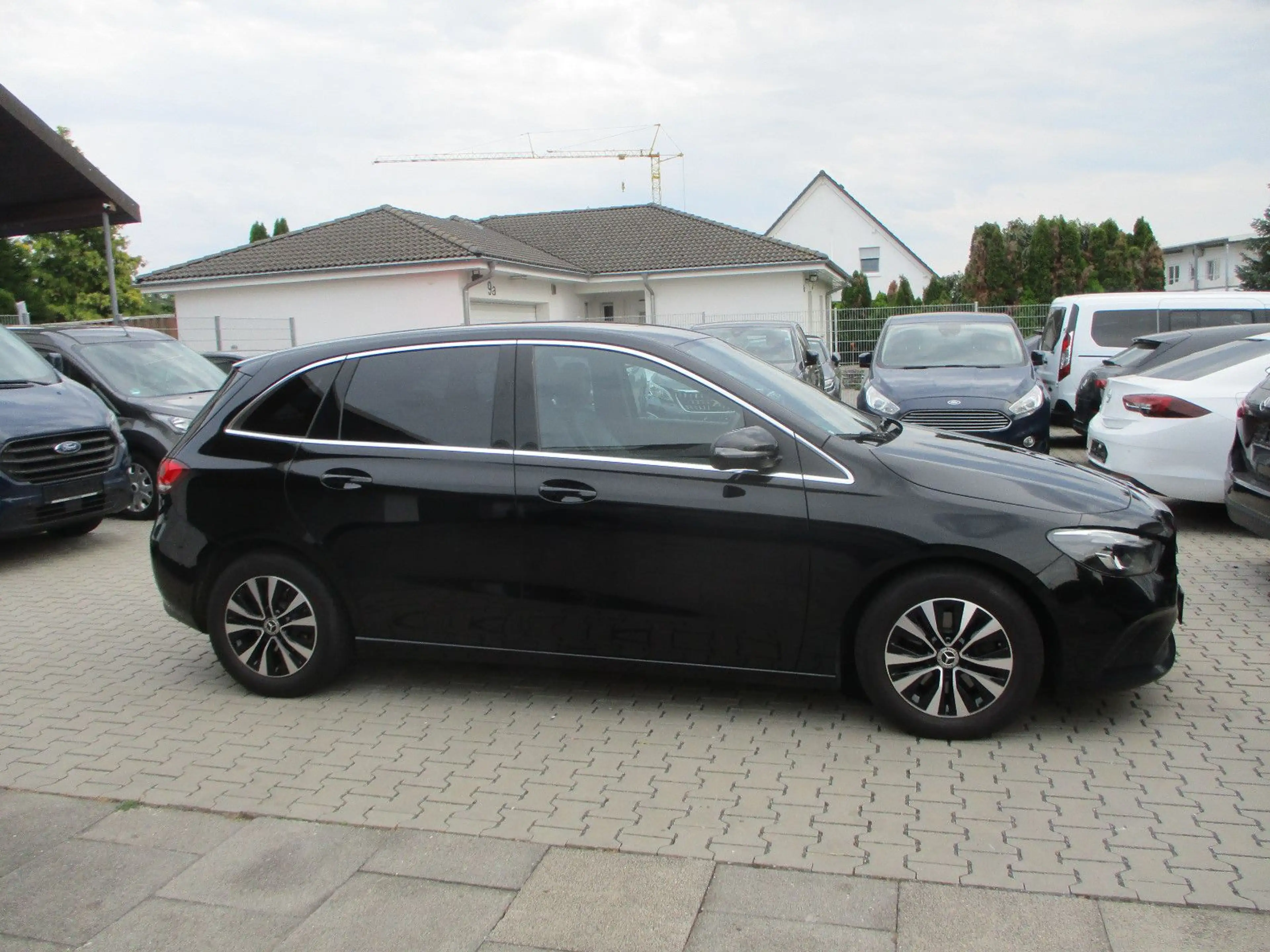 Mercedes-Benz B 180 d NAVI LEDER KAMER SPUR TEMP SITZH LED PDC — photo 14