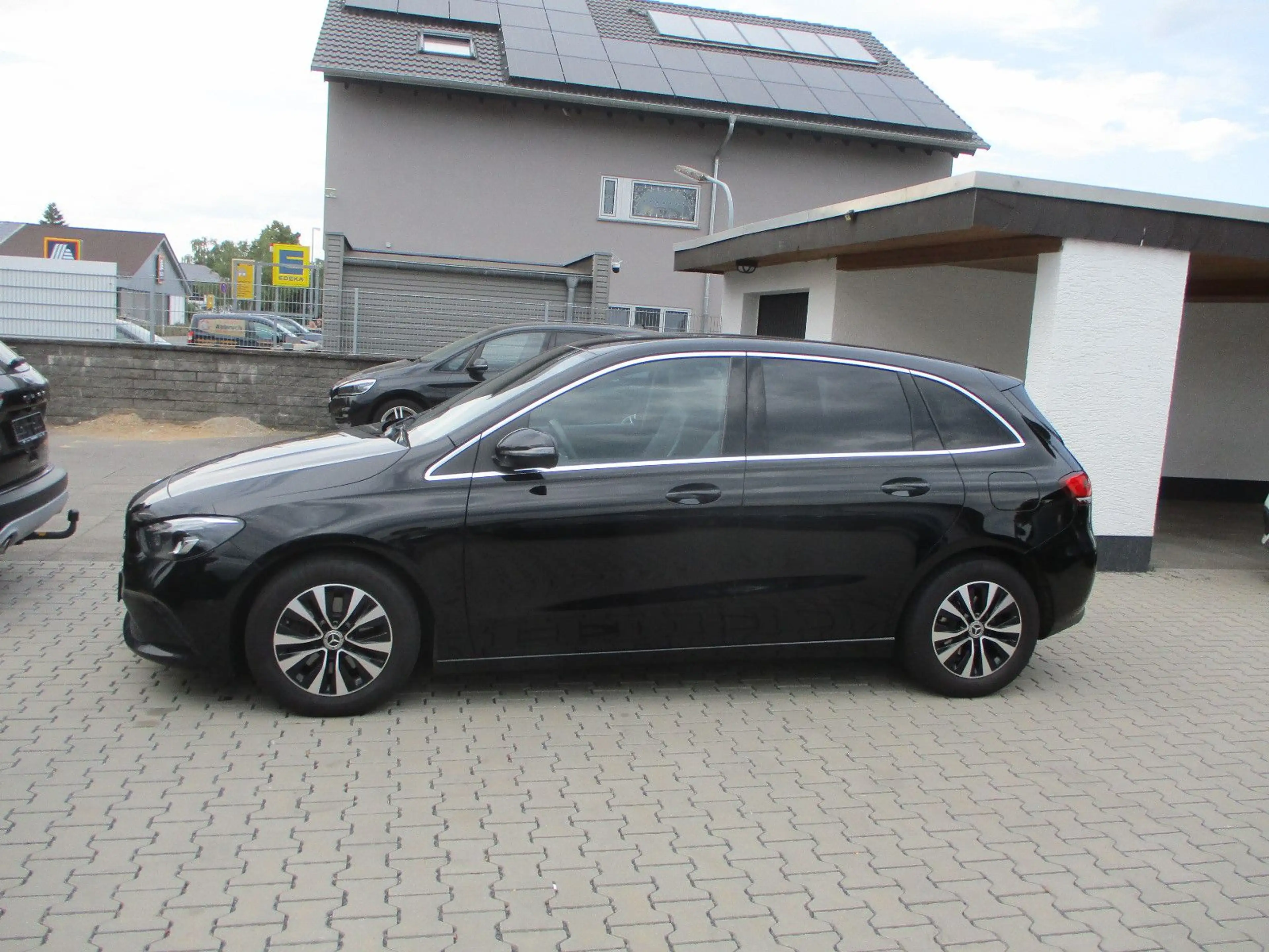 Mercedes-Benz B 180 d NAVI LEDER KAMER SPUR TEMP SITZH LED PDC — photo 15