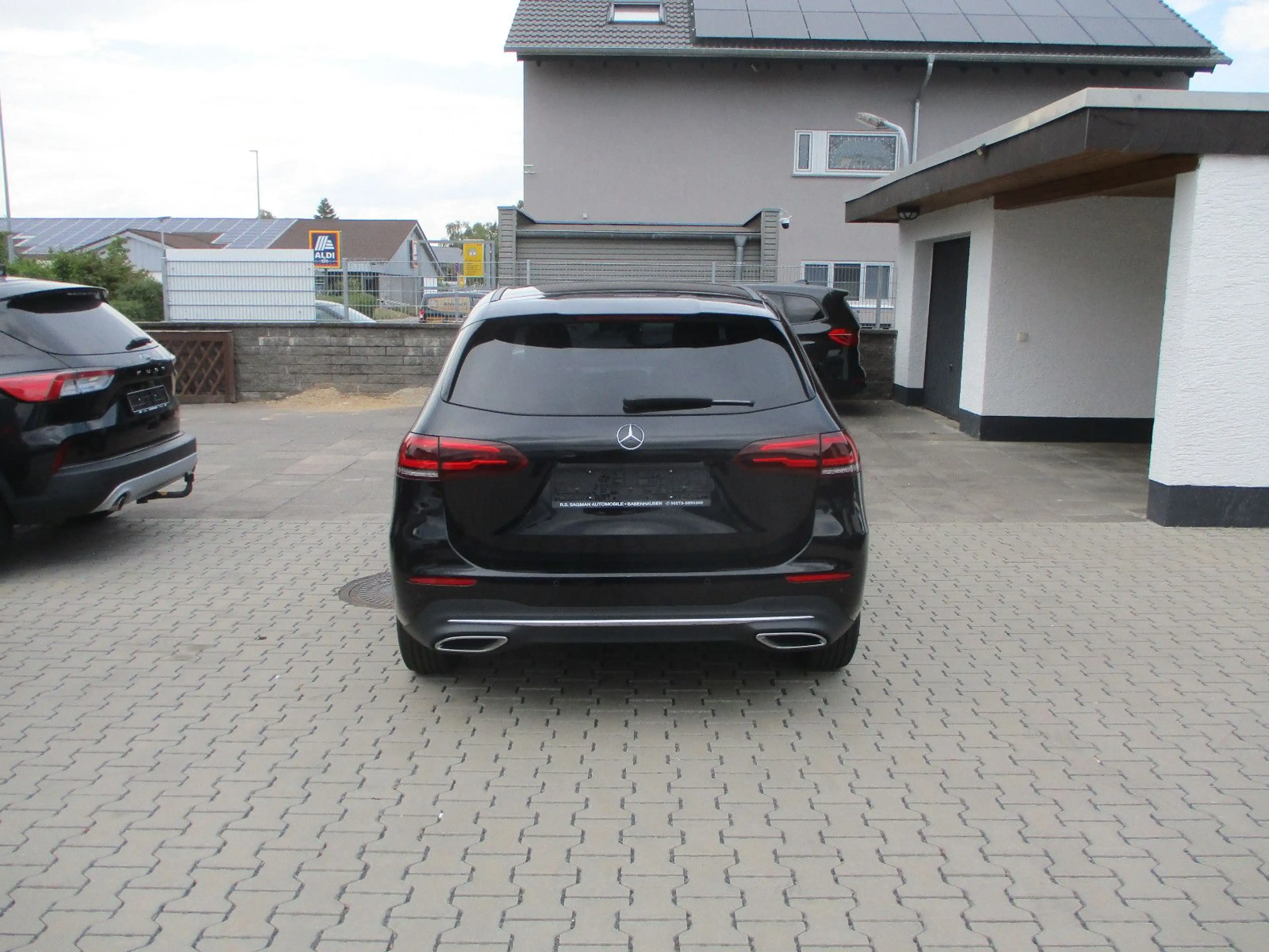 Mercedes-Benz B 180 d NAVI LEDER KAMER SPUR TEMP SITZH LED PDC — photo 6