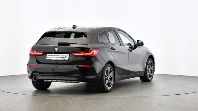 BMW 1 Series view 3