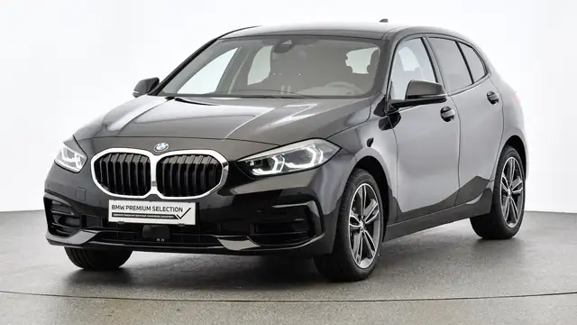 BMW 1 Series view 2