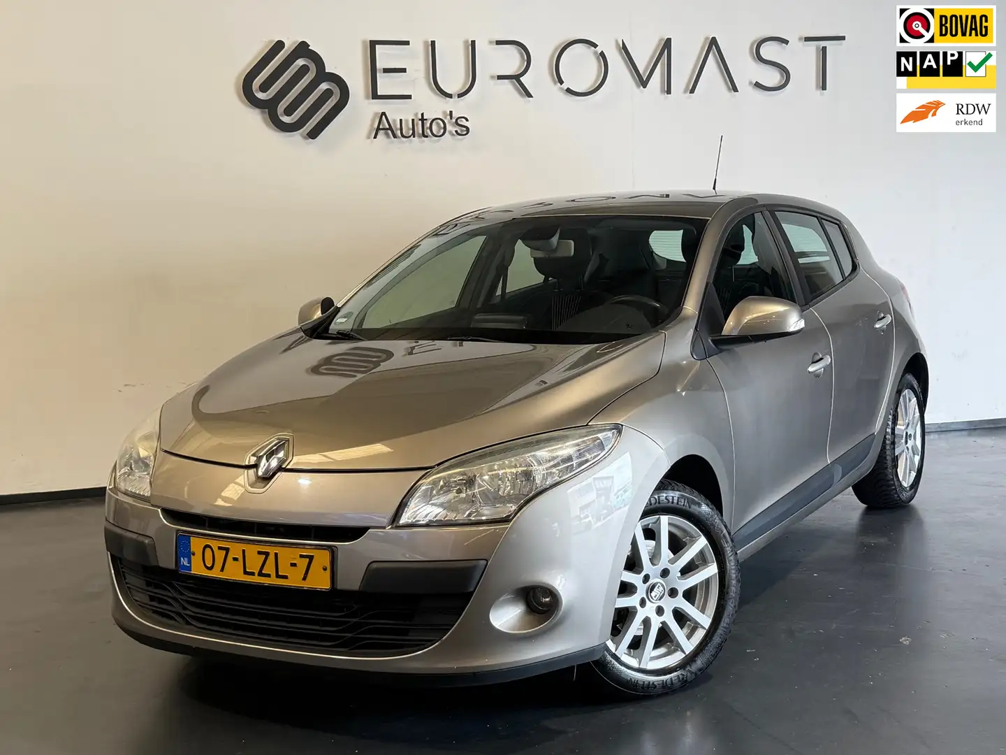 Renault Megane 1.6 Celsium Navi Airco Cruise 5d Nieuwe Apk Trekha Beige - 1