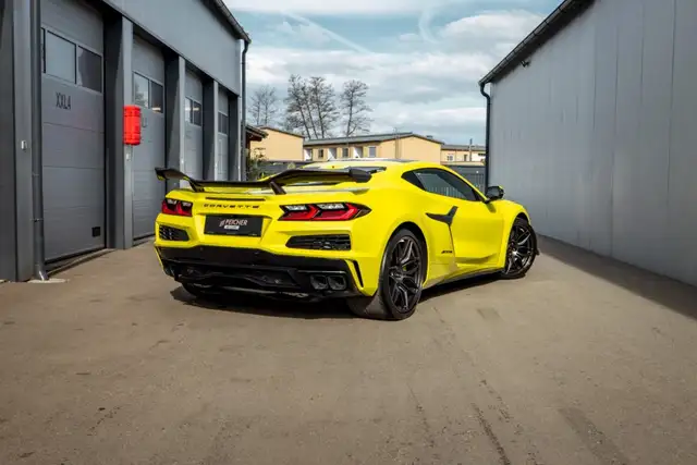 Chevrolet Corvette view 4