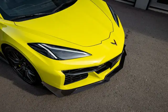 Chevrolet Corvette view 10